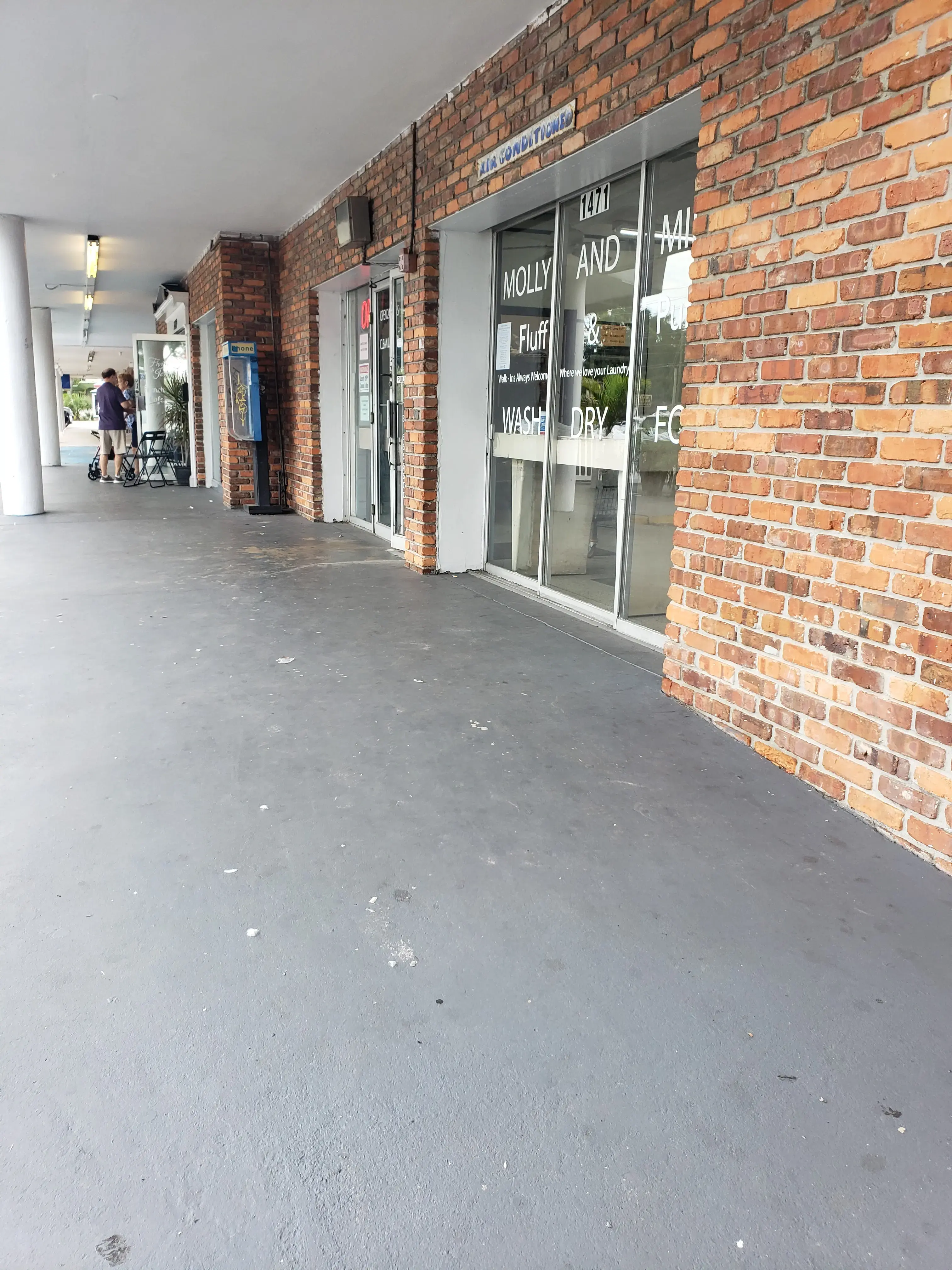 Clearwater Laundromat - Image 5