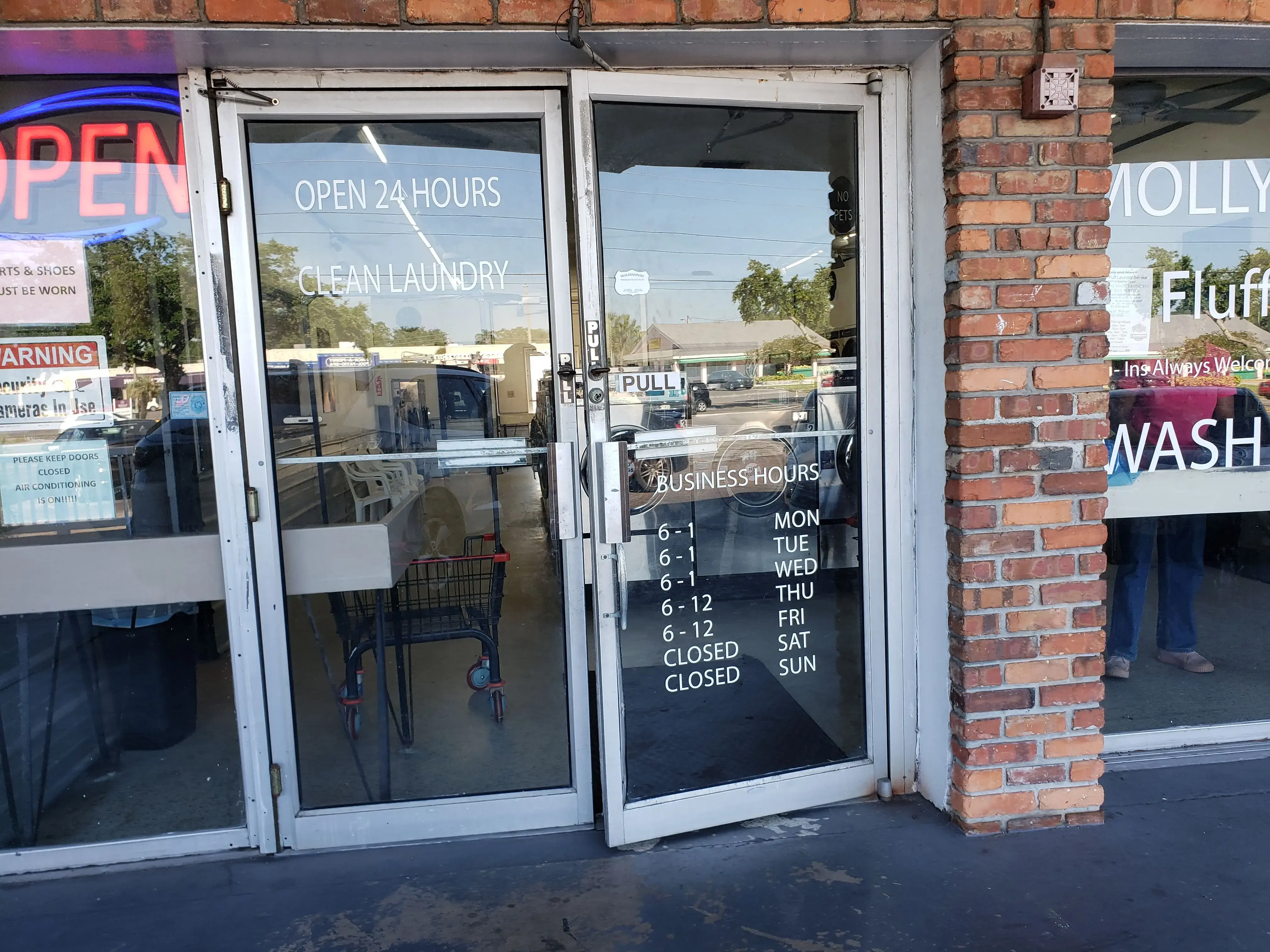 Clearwater Laundromat - Image 4