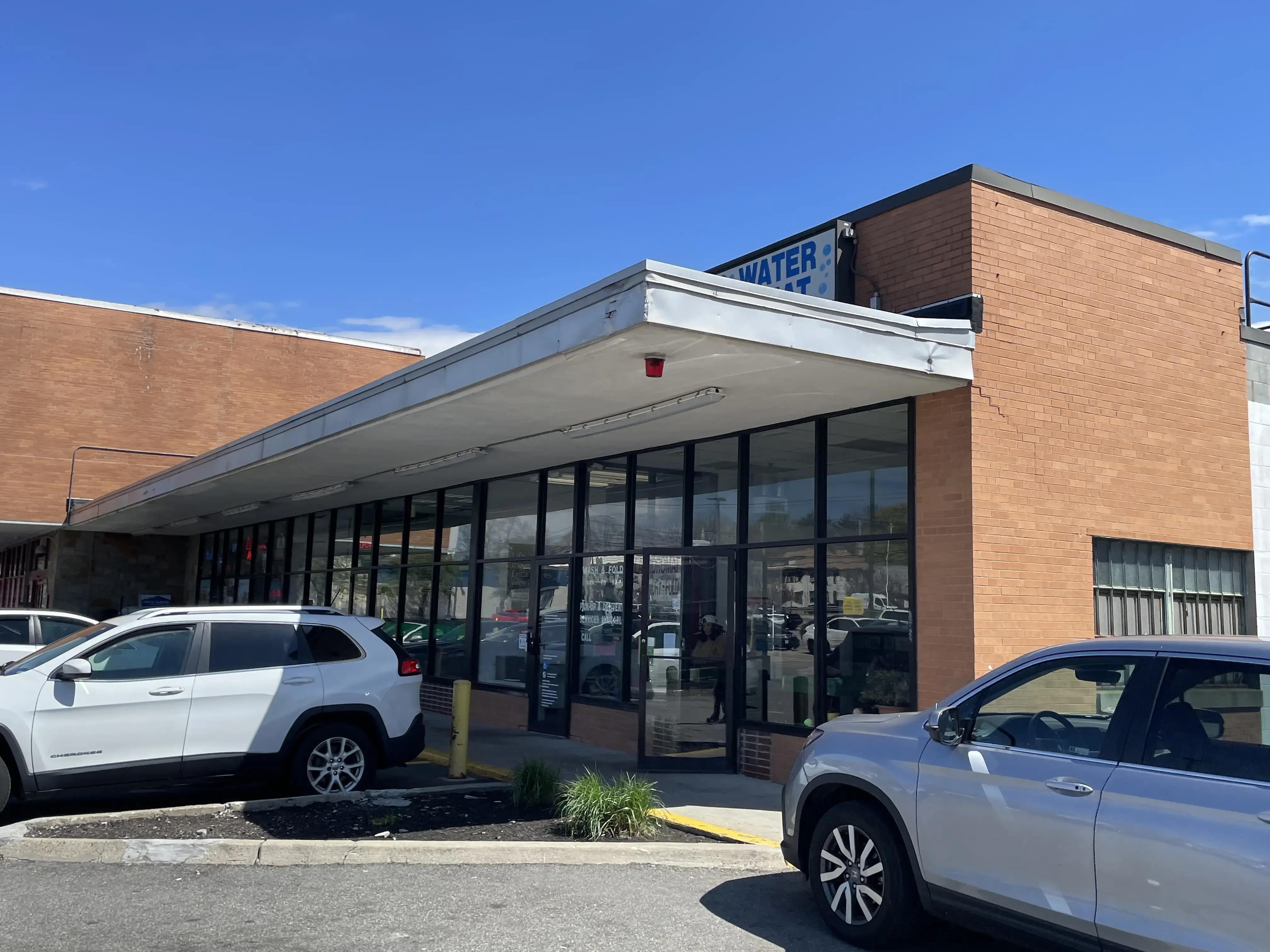 Clearwater Laundromat & Laundry Service - Image 2