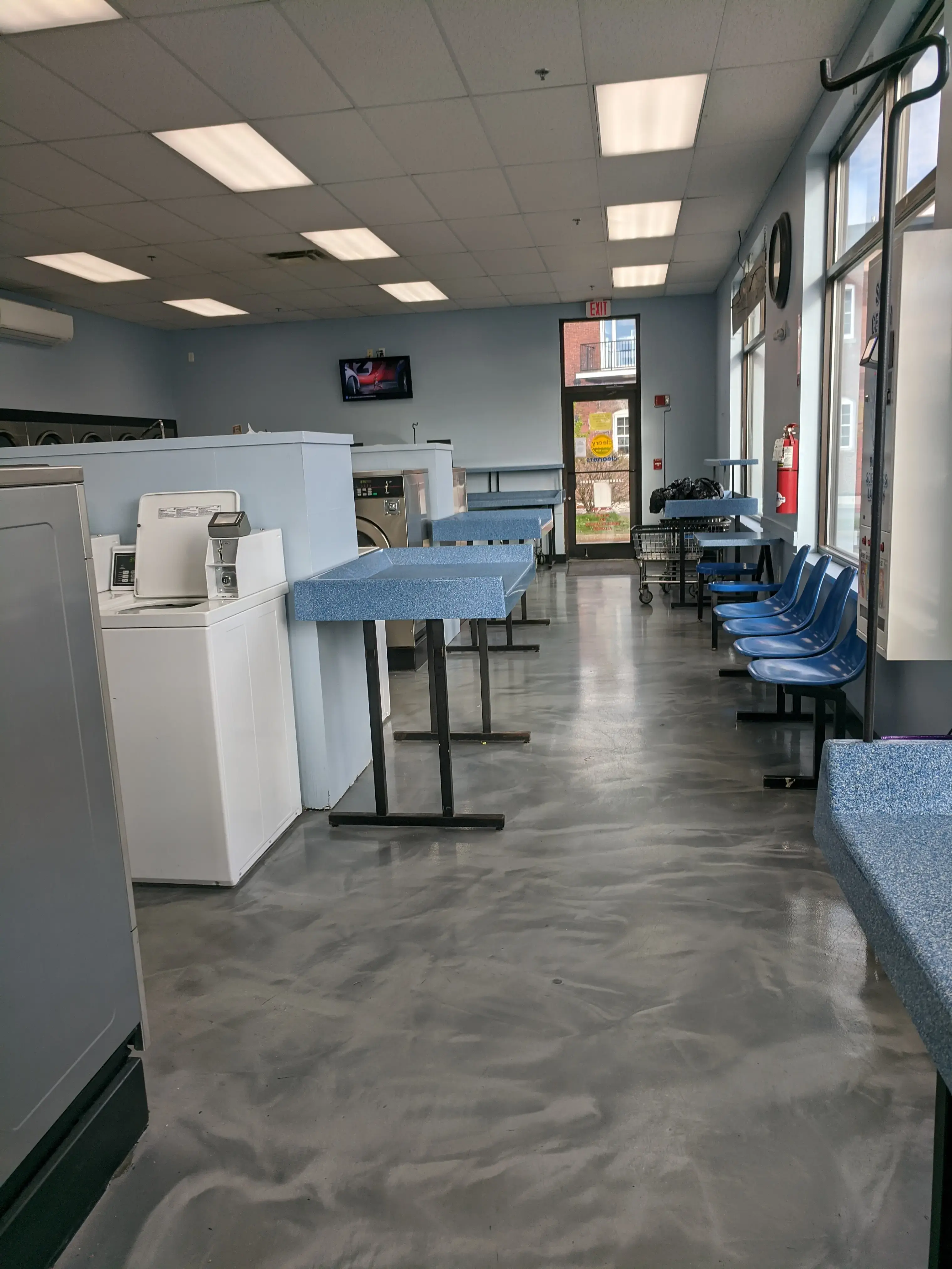 Cleary Cleaners Laundromat & Dry Cleaners thumbnail 9
