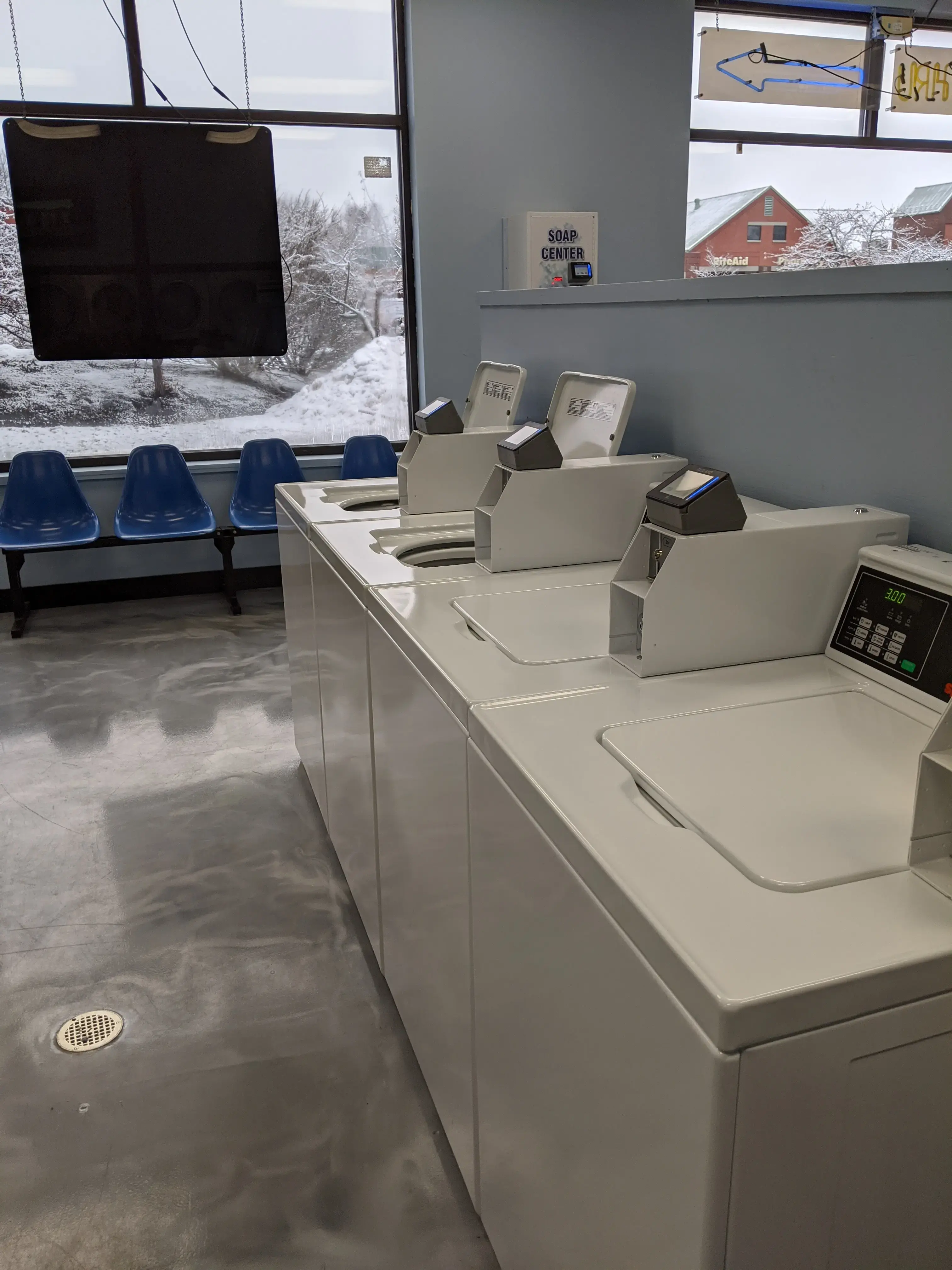 Cleary Cleaners Laundromat & Dry Cleaners - Image 3
