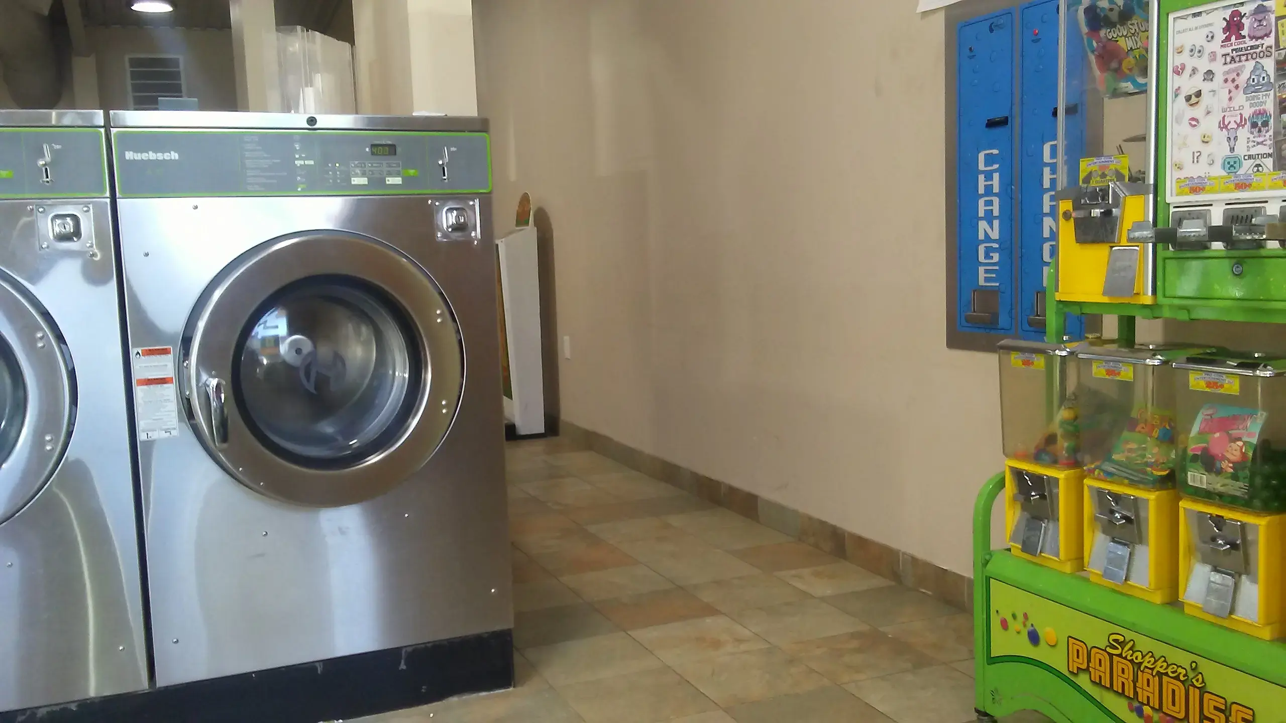 Cleveland Market Laundromat - Image 19