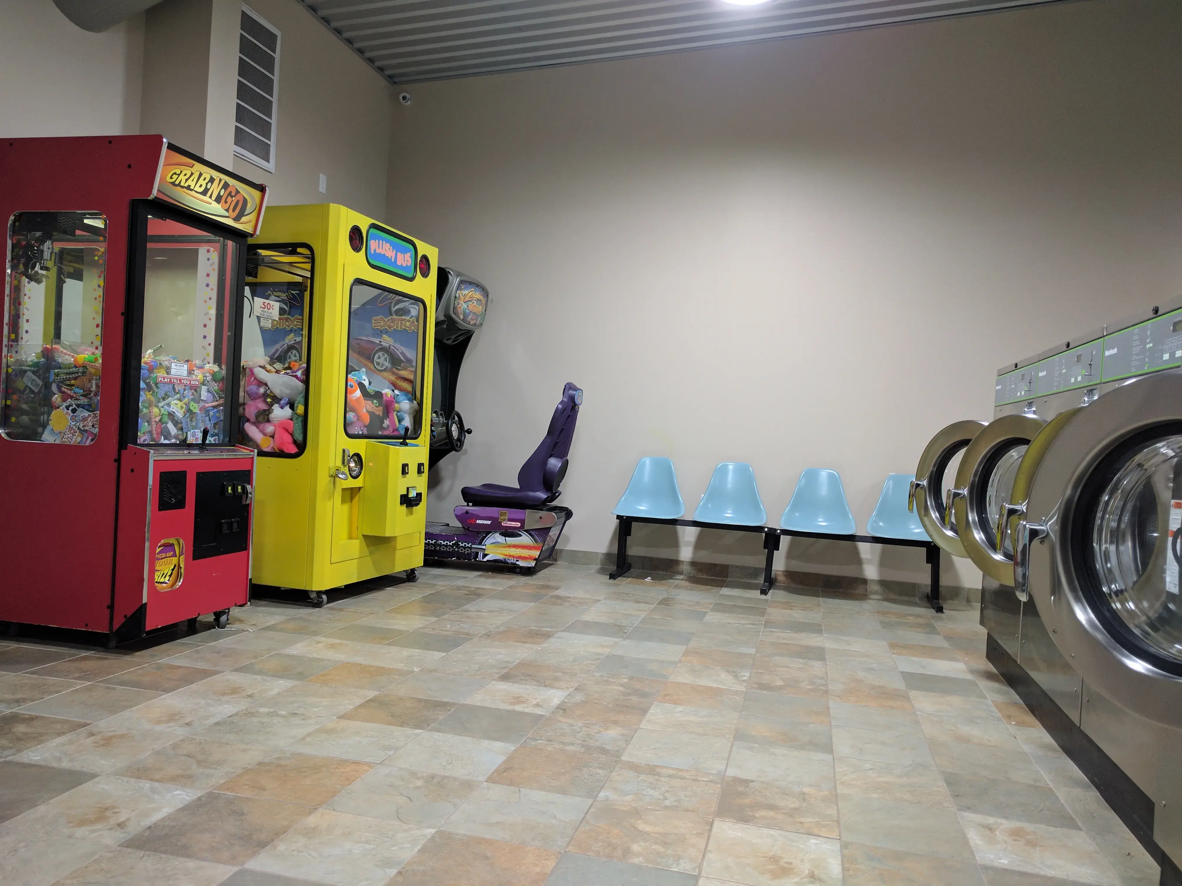 Cleveland Market Laundromat - Image 5