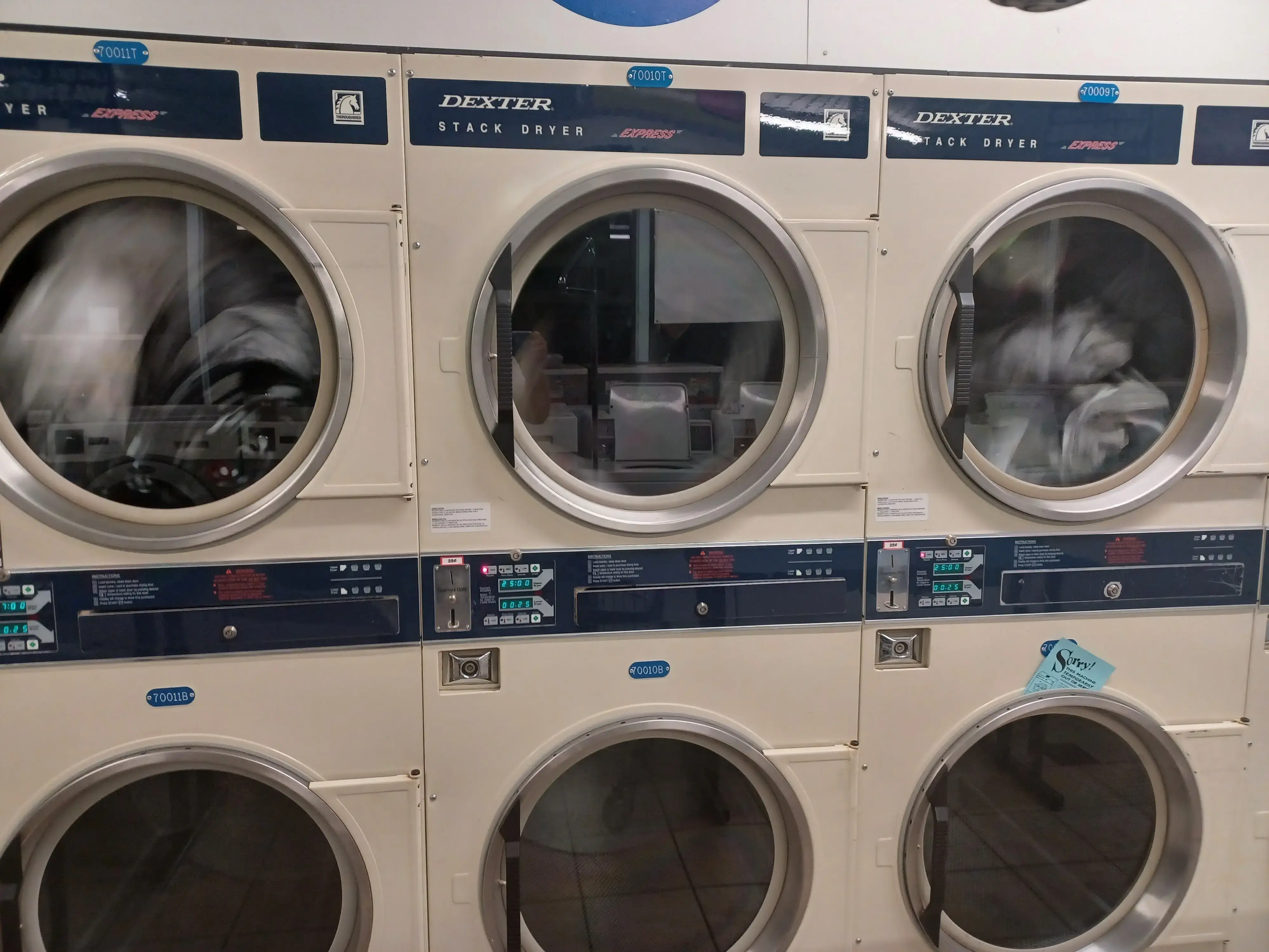 Clifton Forge Laundry Land Laundromat - Image 10