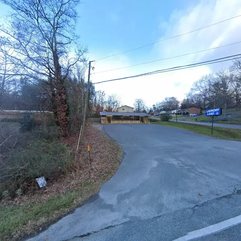 Clifton Forge Laundry Land Laundromat - Image 16