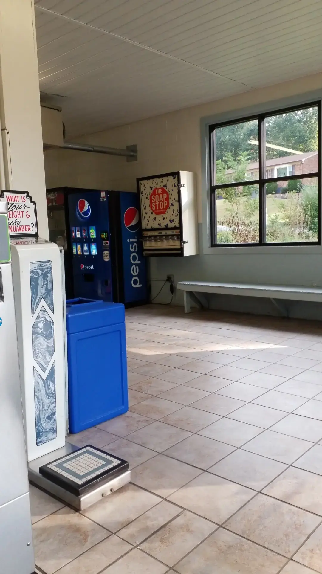 Clifton Forge Laundry Land Laundromat thumbnail 5