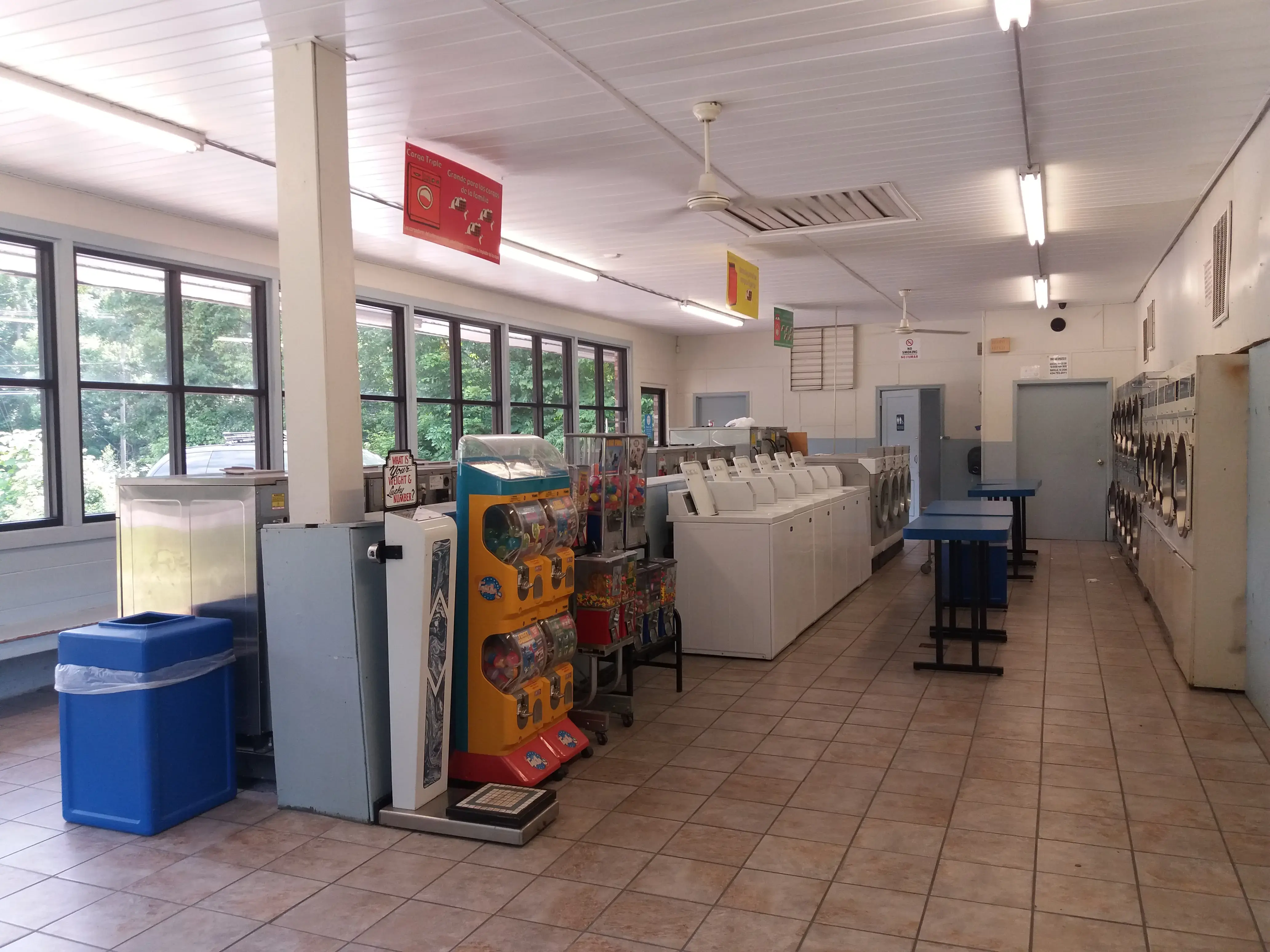 Clifton Forge Laundry Land Laundromat - Image 11