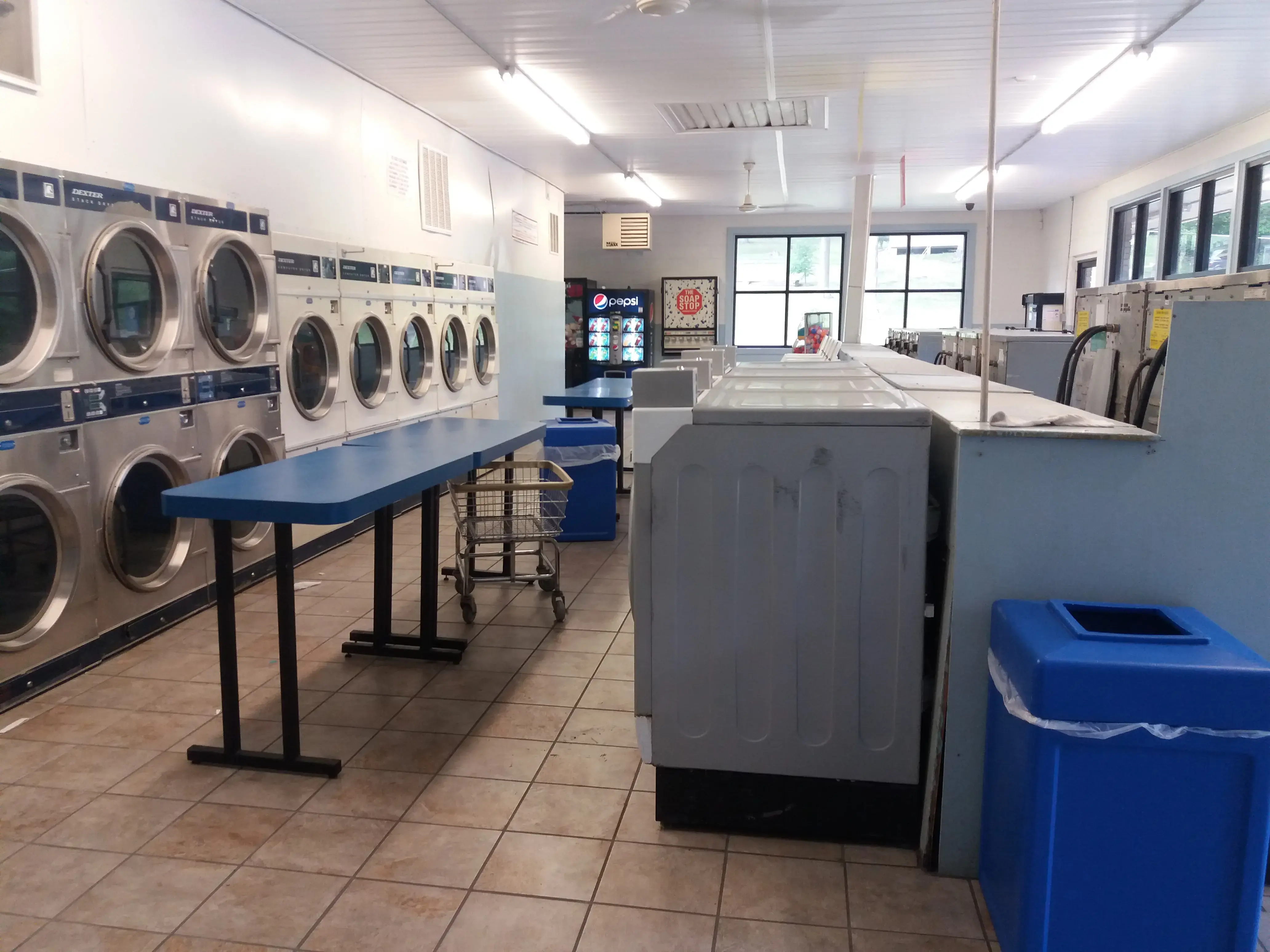 Clifton Forge Laundry Land Laundromat thumbnail 12