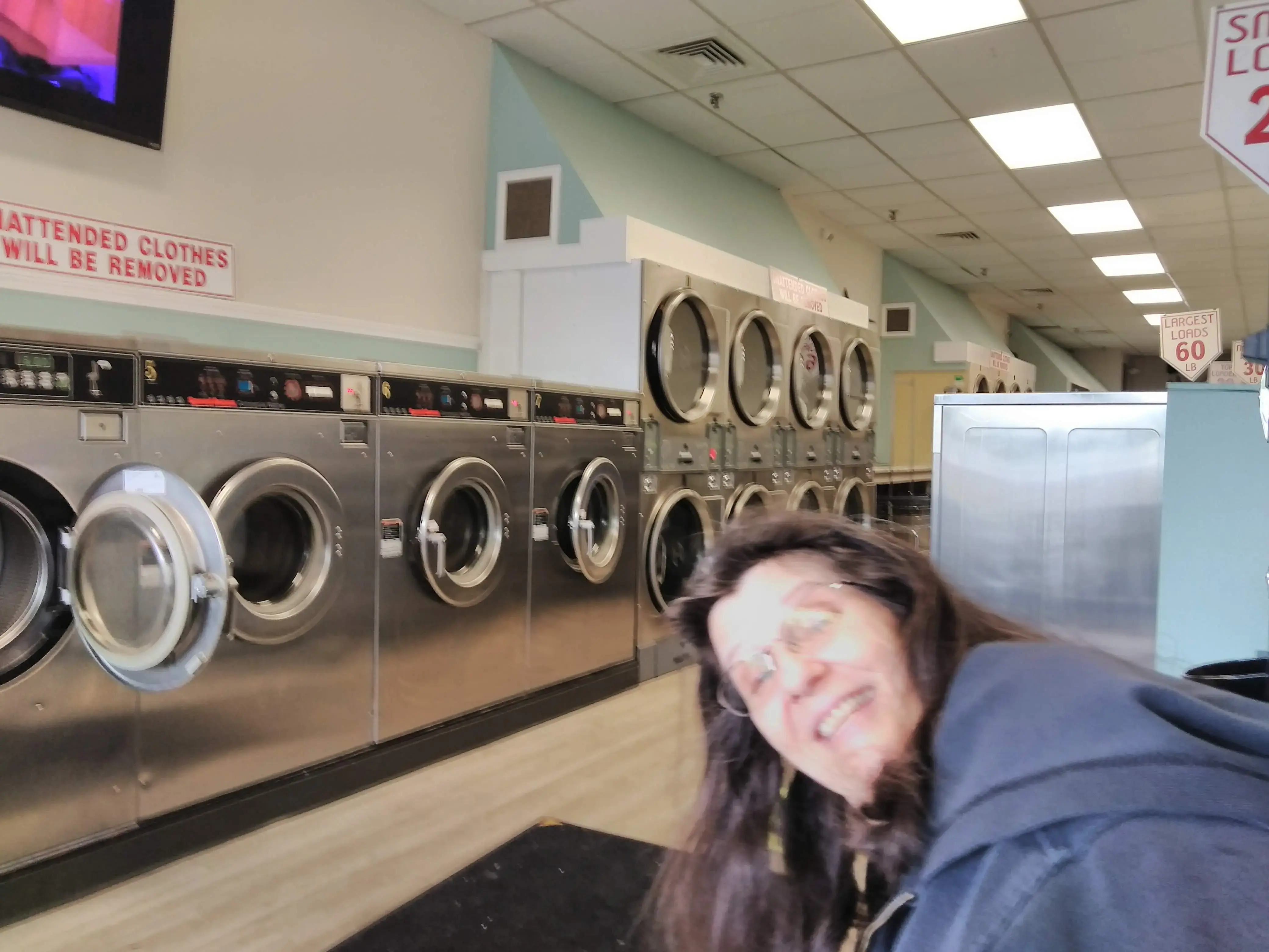 Clinton Laundromat - Image 9