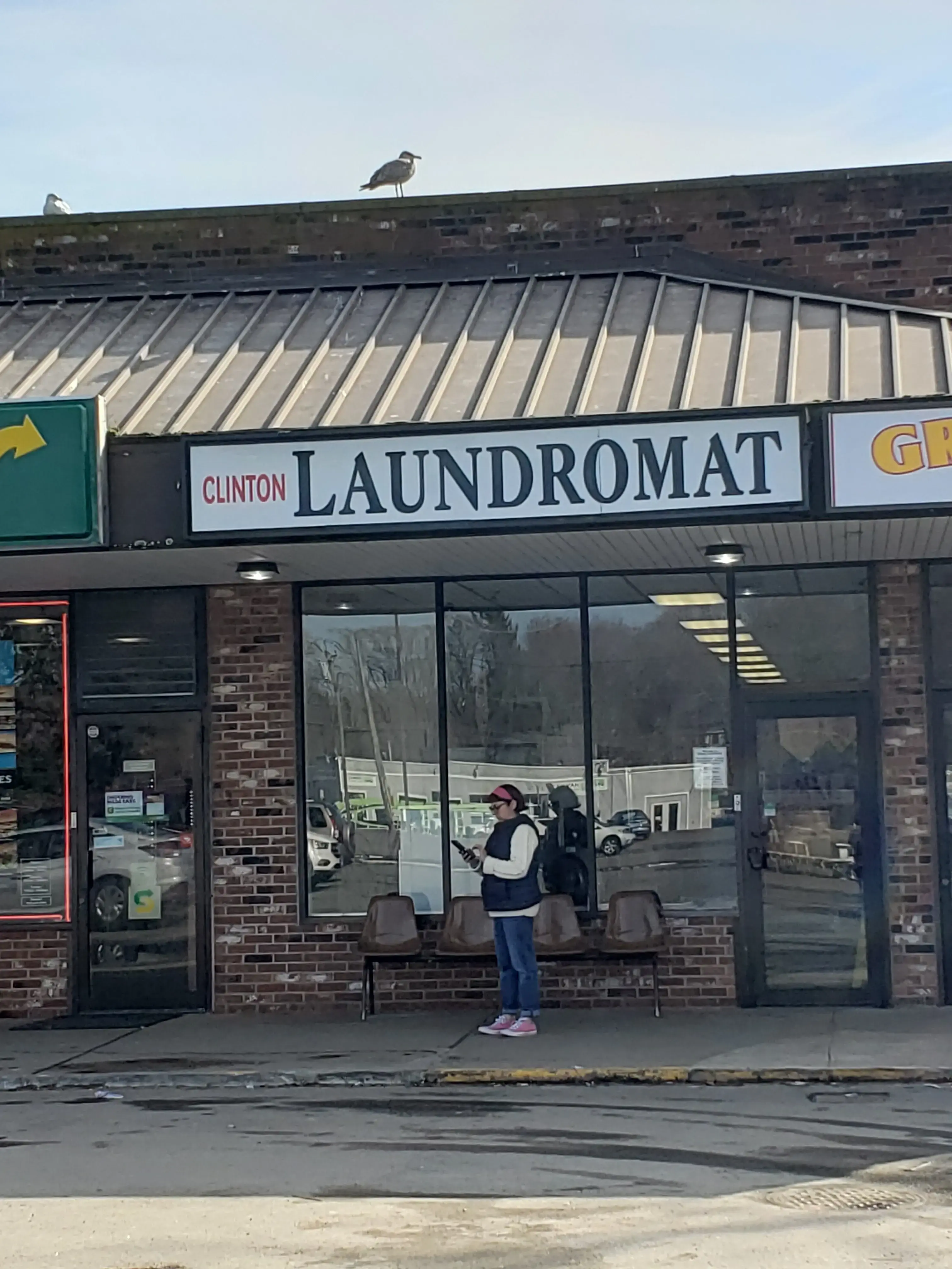 Clinton Laundromat thumbnail 10