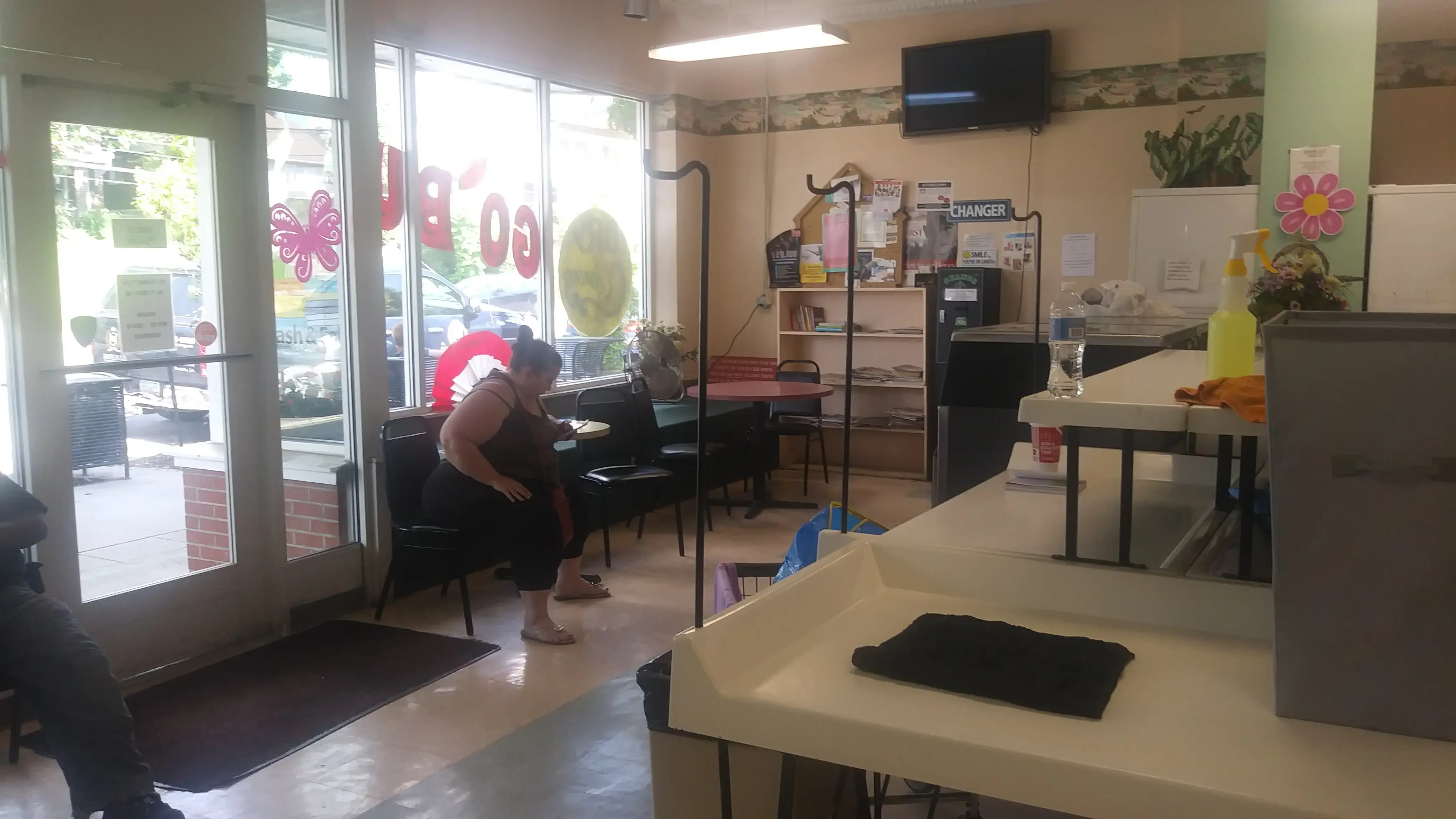 Clintonville Coin Laundry - Image 11