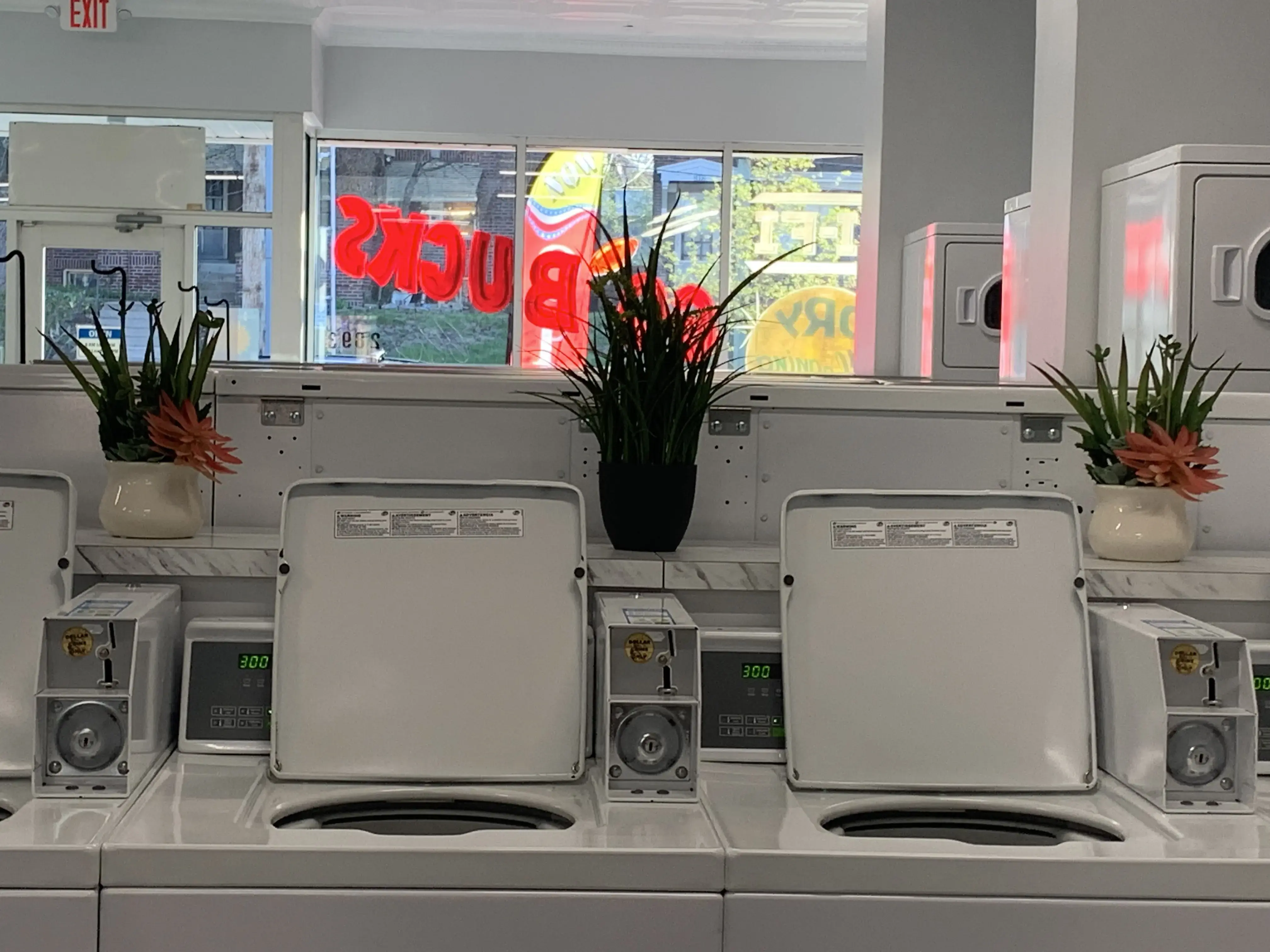 Clintonville Coin Laundry thumbnail 8