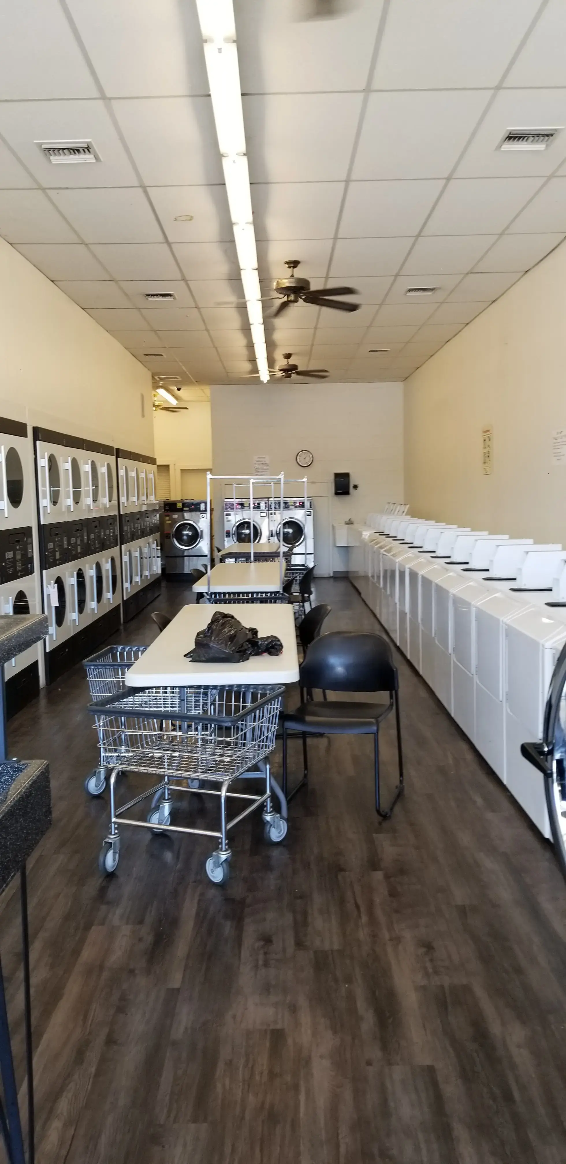 Cloister Laundromat - Image 7