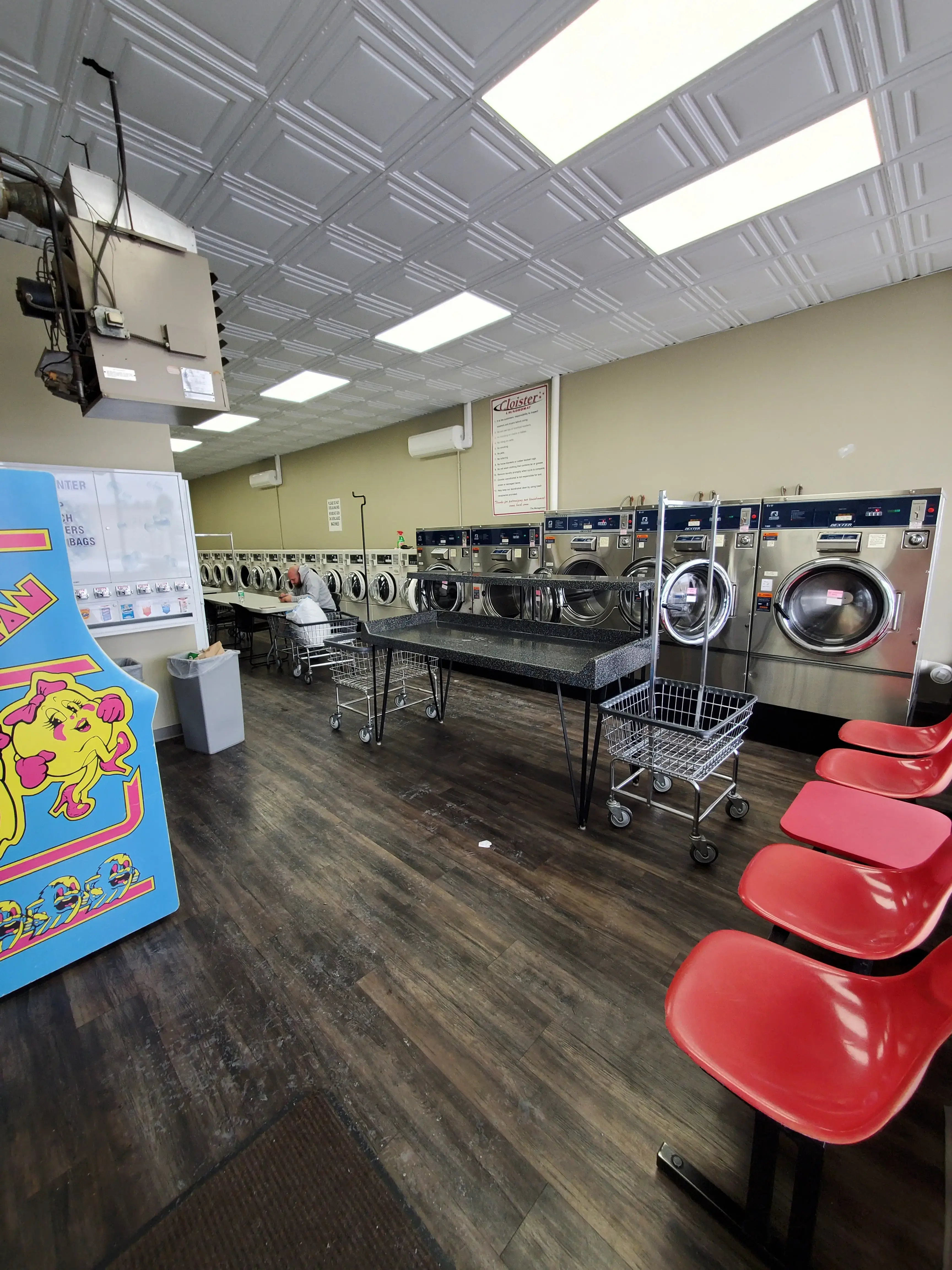 Cloister Laundromat thumbnail 5