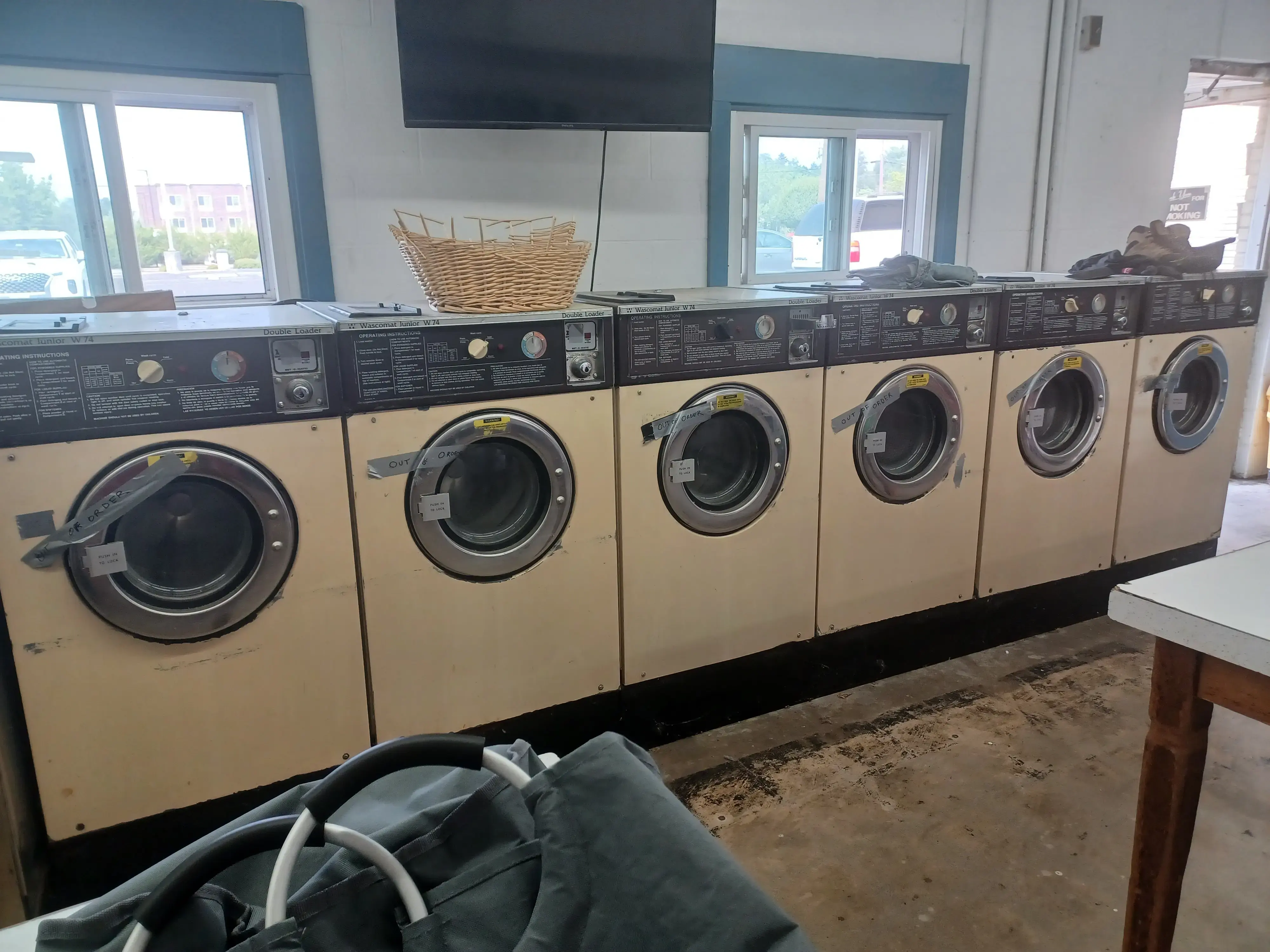 Clothes Basket Laundry thumbnail 2