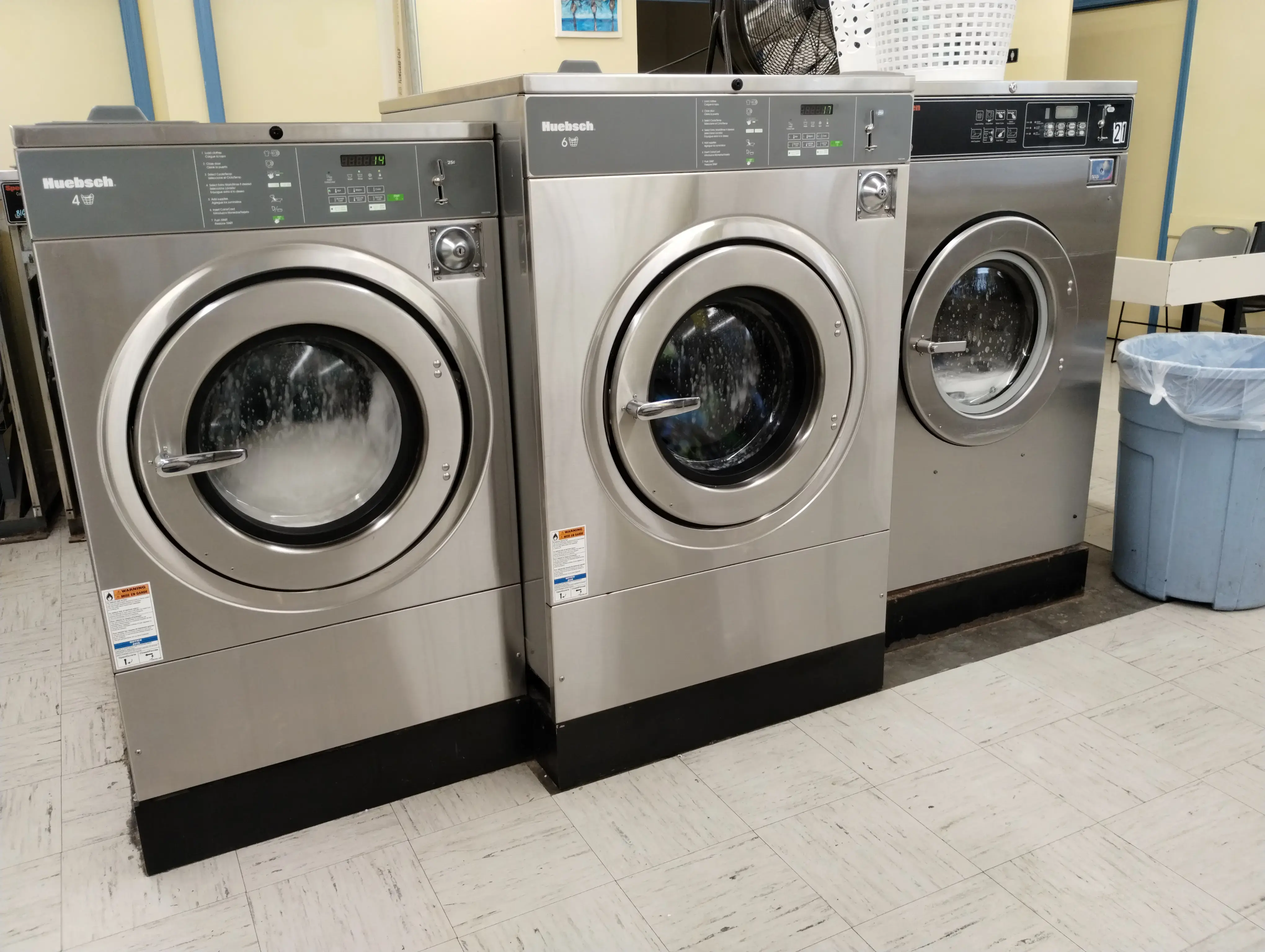 Clothesline Laundromat at Poinciana thumbnail 4