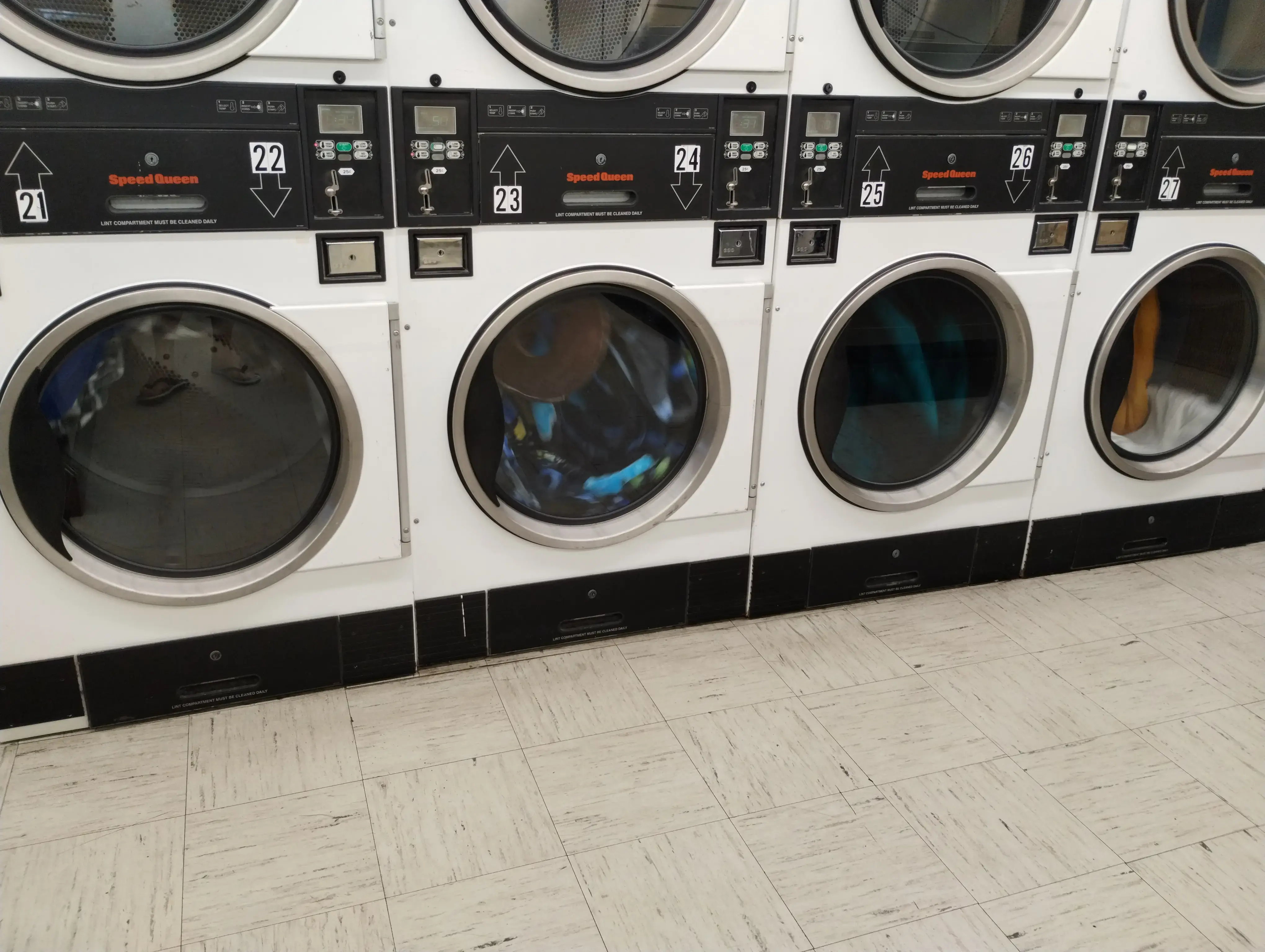 Clothesline Laundromat at Poinciana thumbnail 16