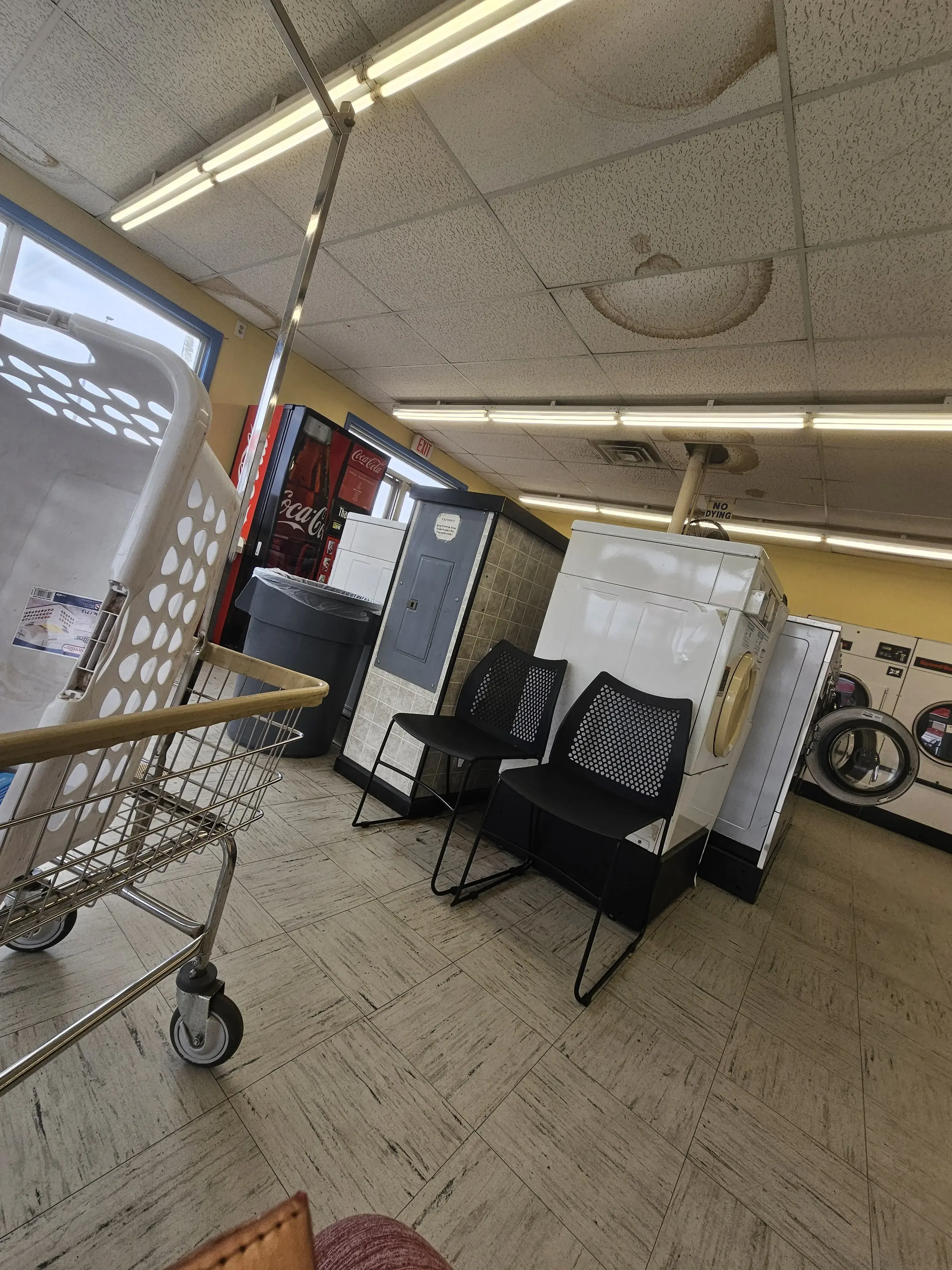 Clothesline Laundromat at Poinciana thumbnail 10