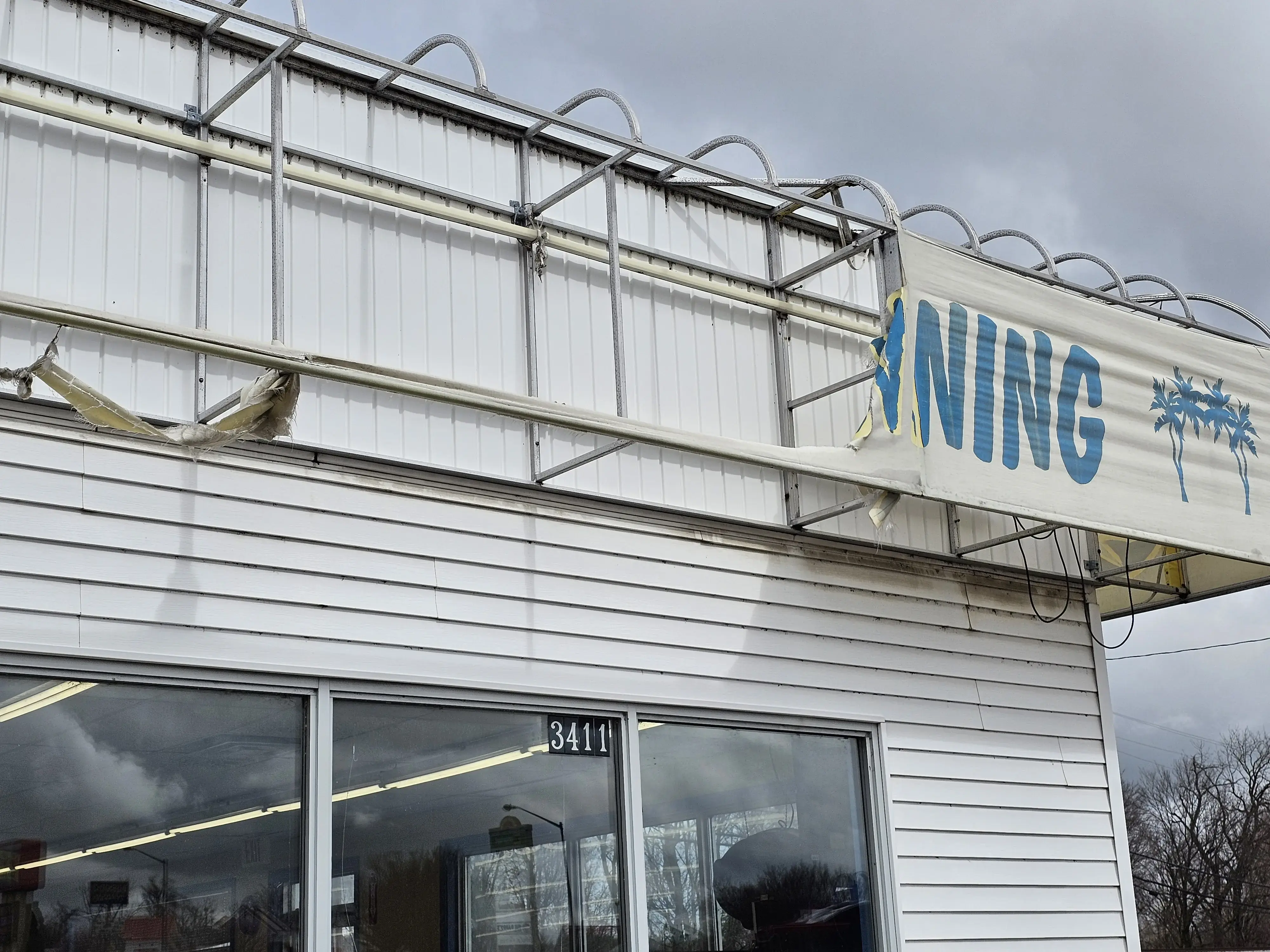 Clothesline Laundromat at Poinciana - Image 5
