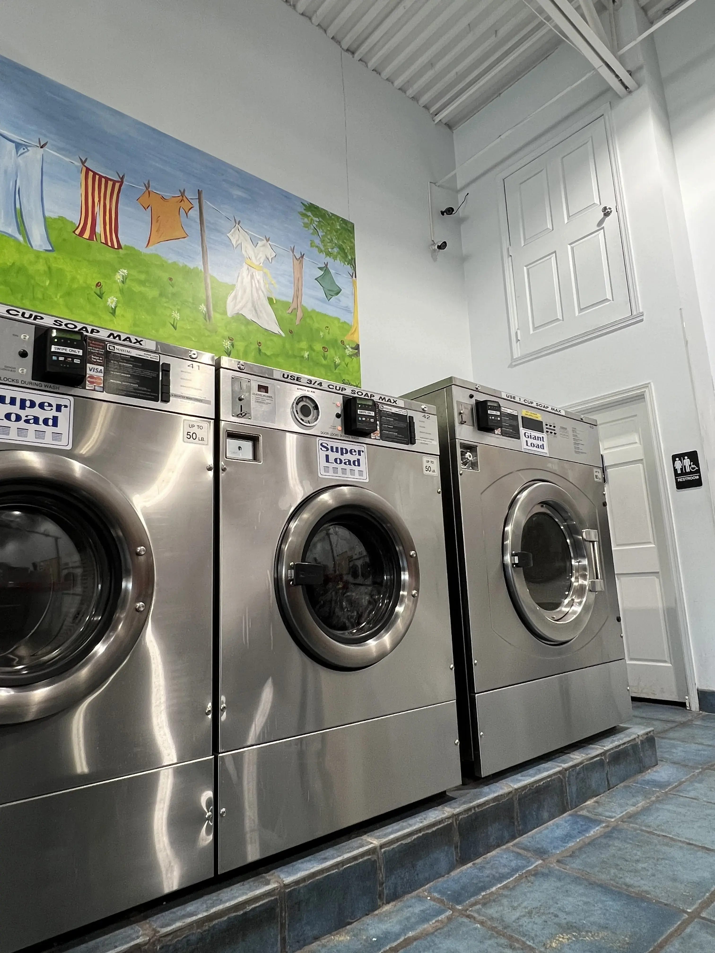 Clothesline Laundromat thumbnail 1