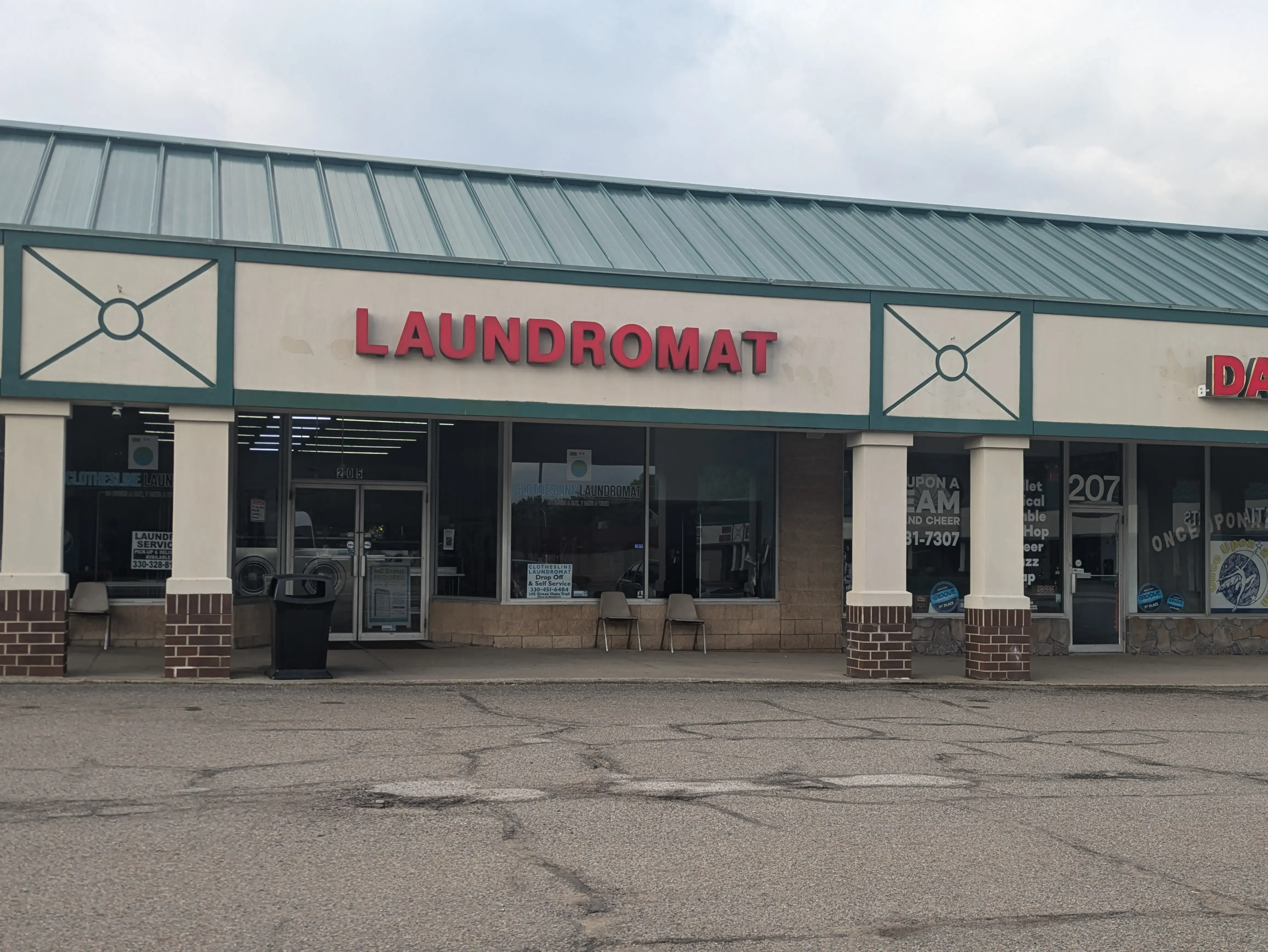 Clothesline Laundromat thumbnail 4