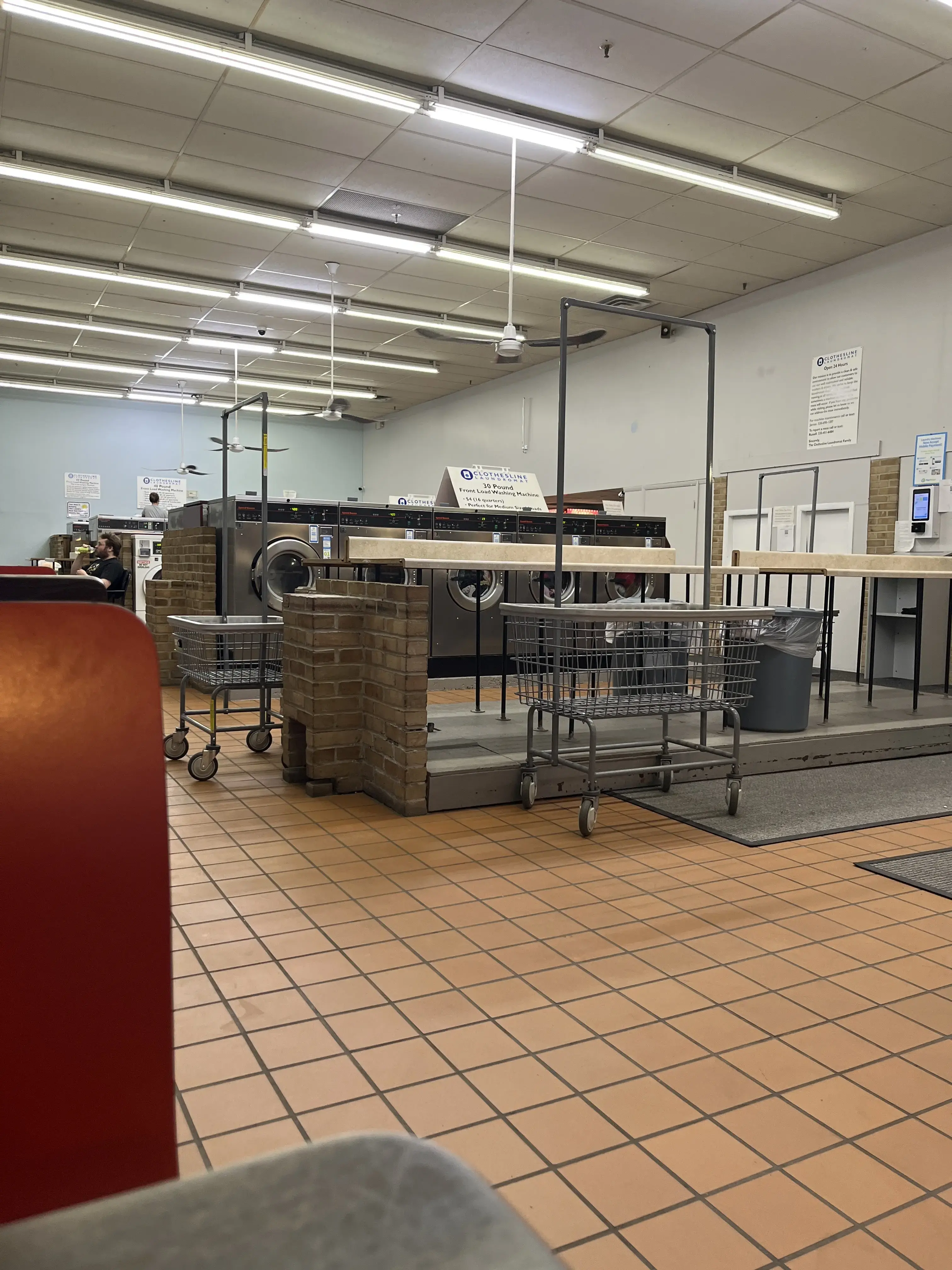 Clothesline Laundromat - Image 8