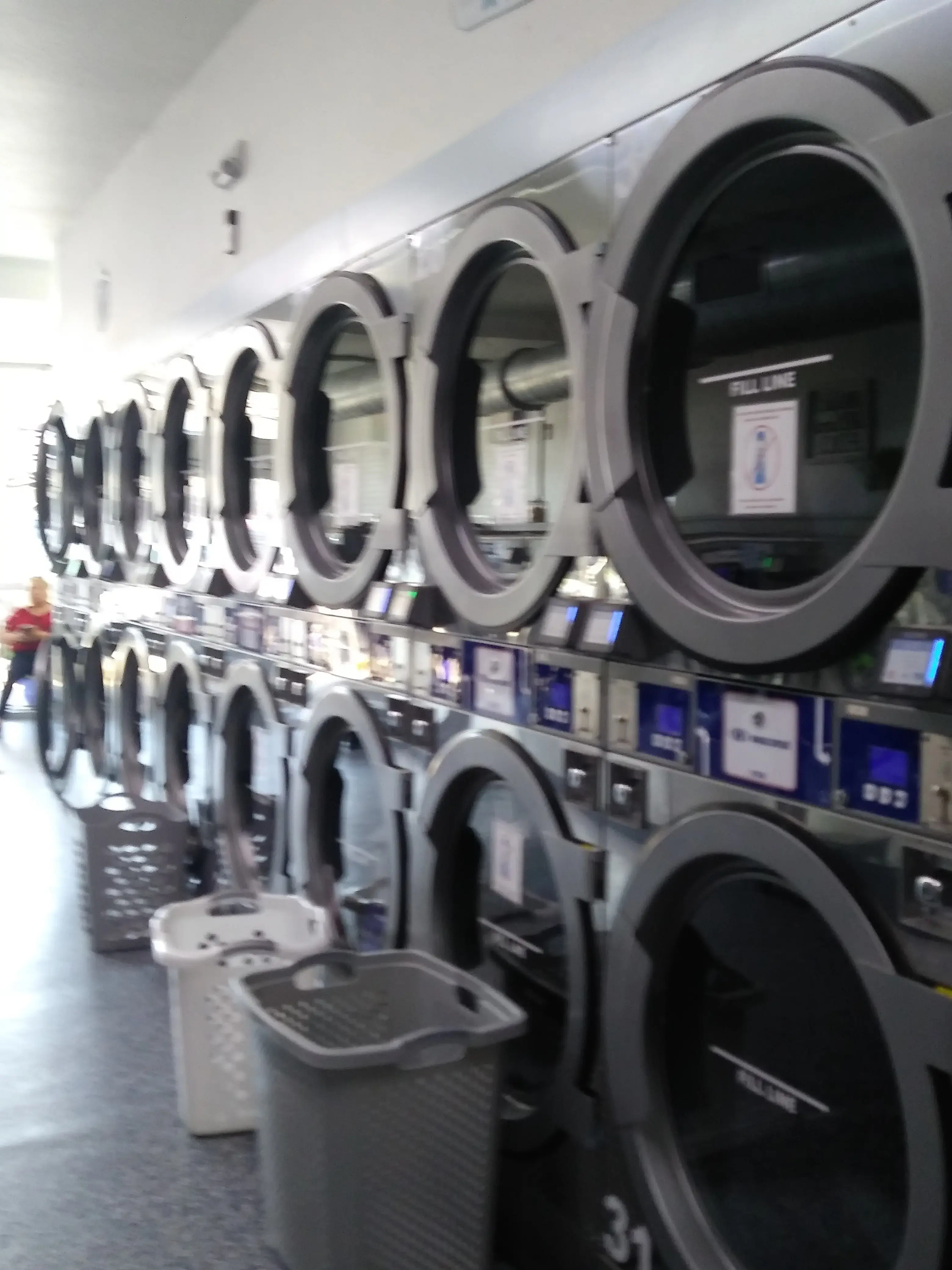 Clothezline Laundry thumbnail 16