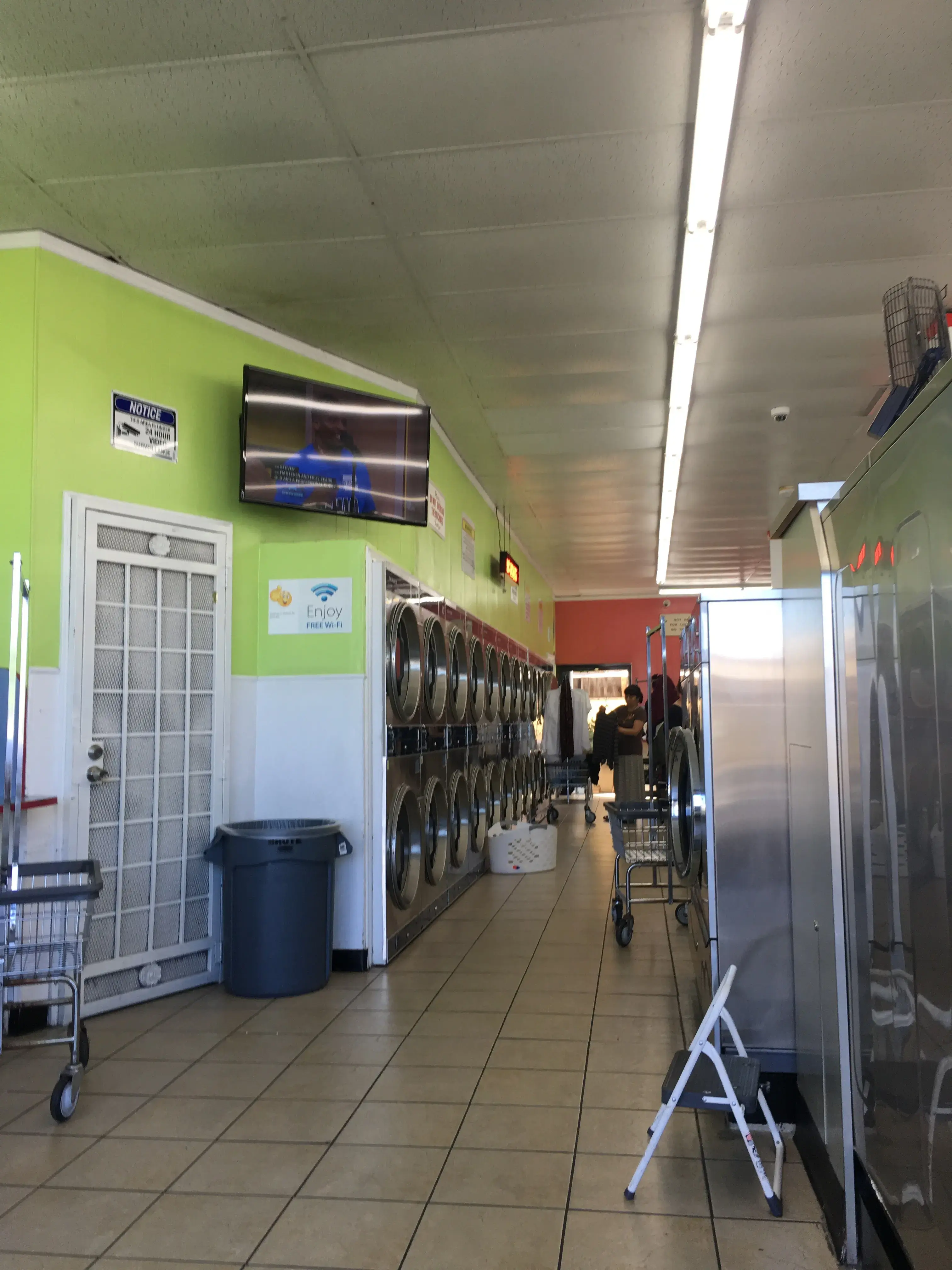 Clover Laundry - Image 12