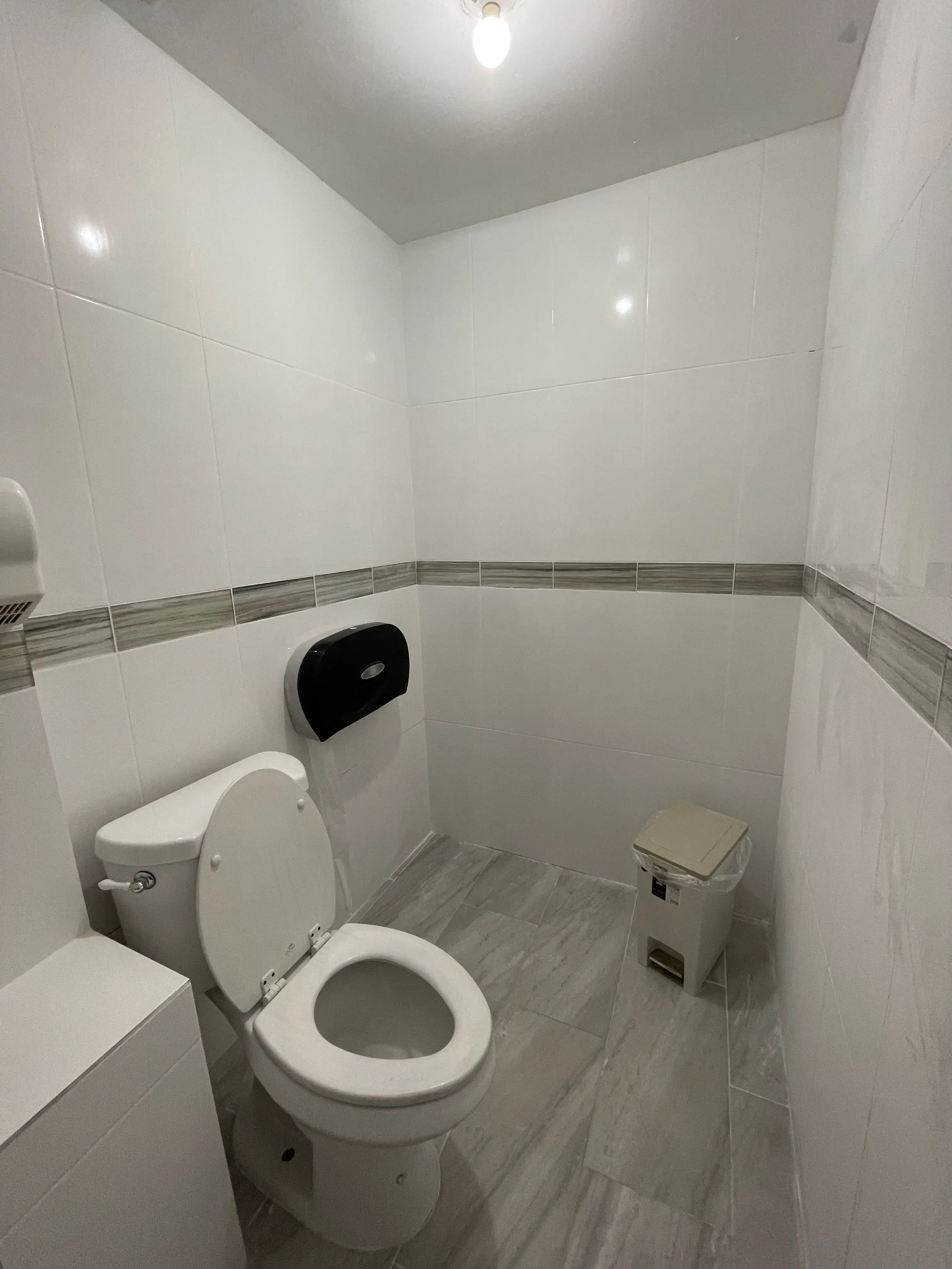 Clover Laundry - Image 19