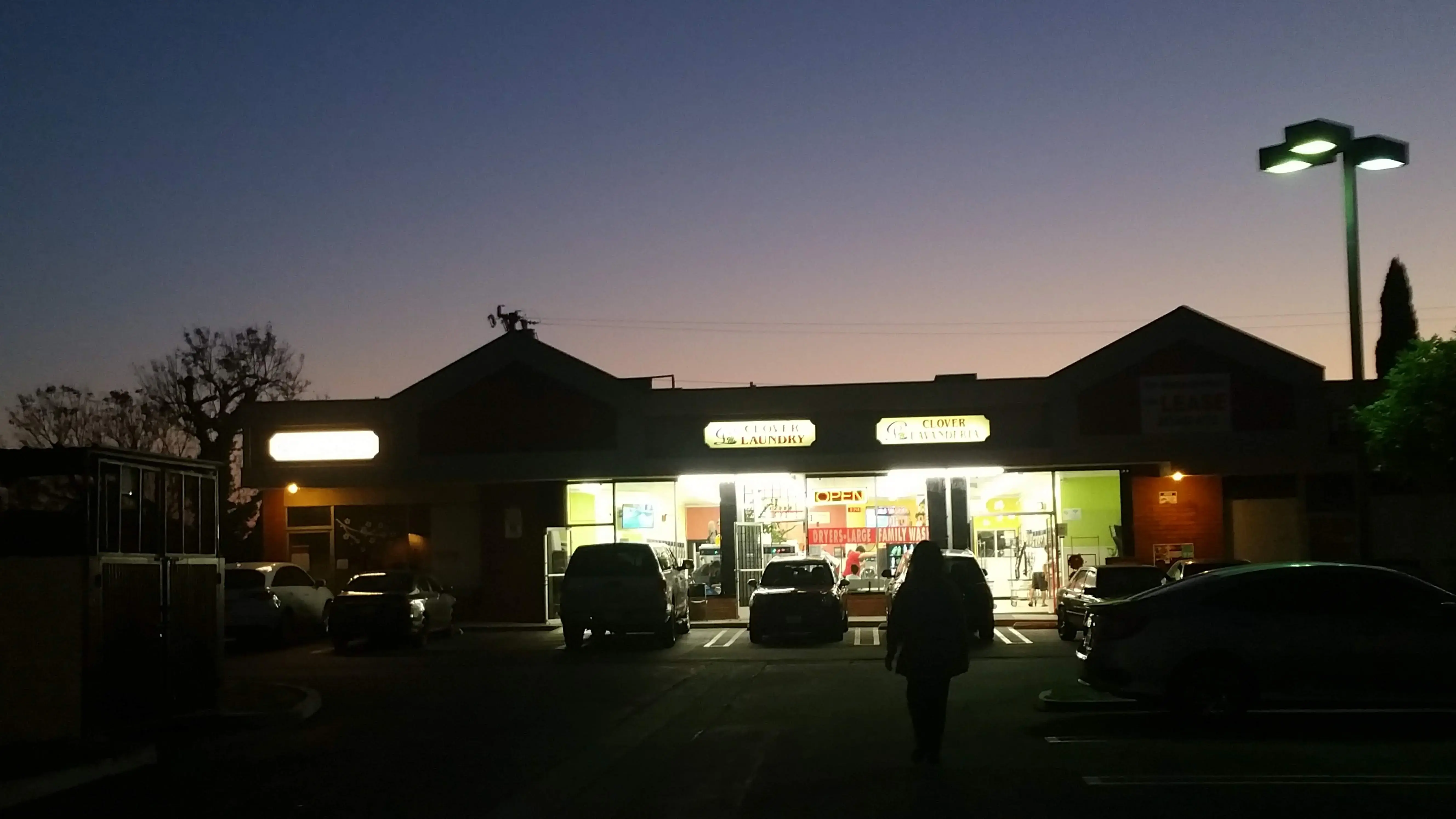 Clover Laundry - Image 14