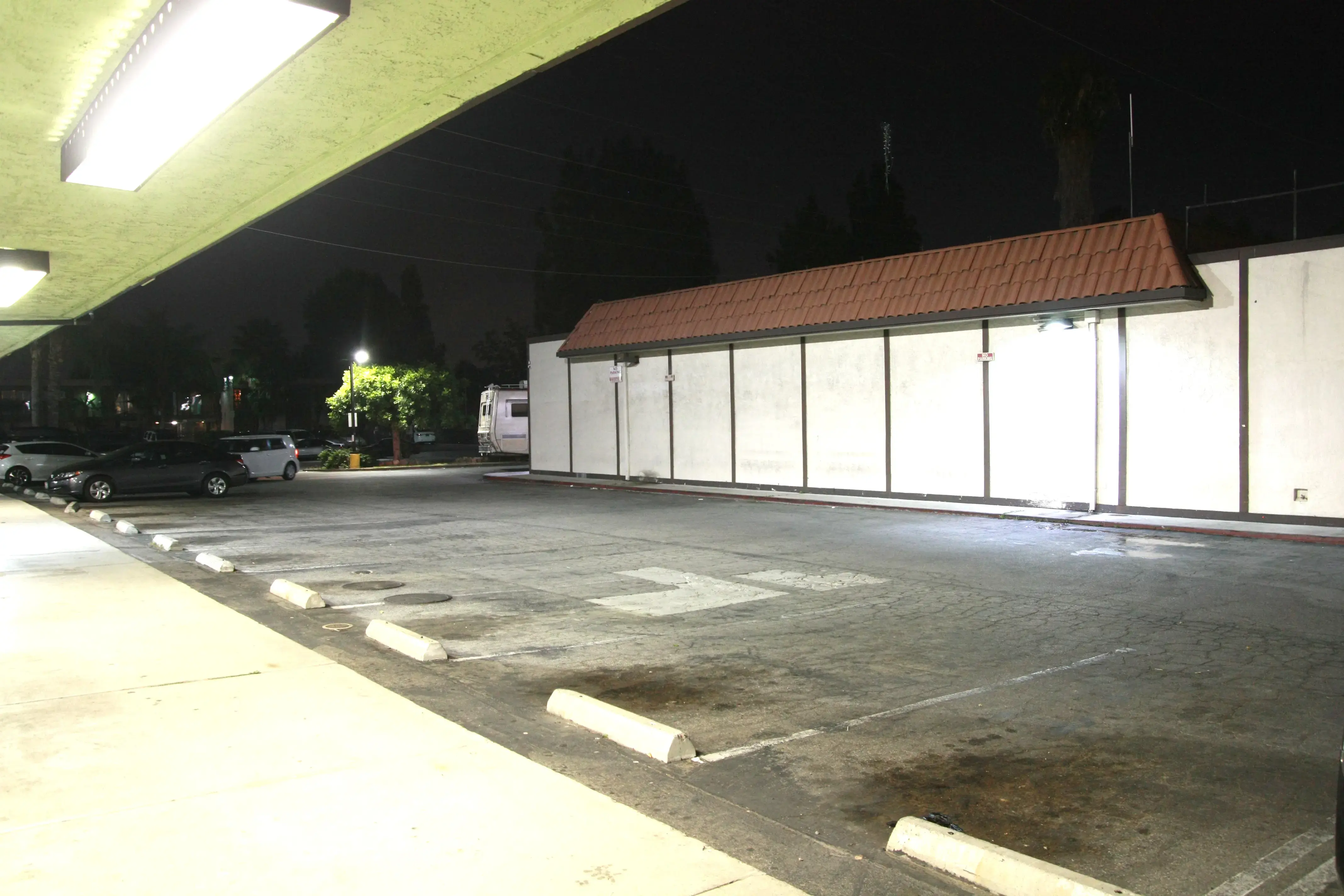 Clover Laundry Whittier thumbnail 3