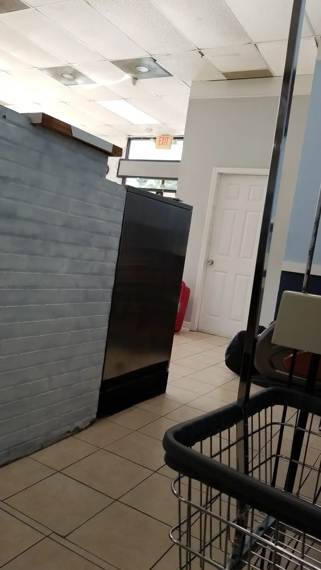 Club Laundromat - Image 13