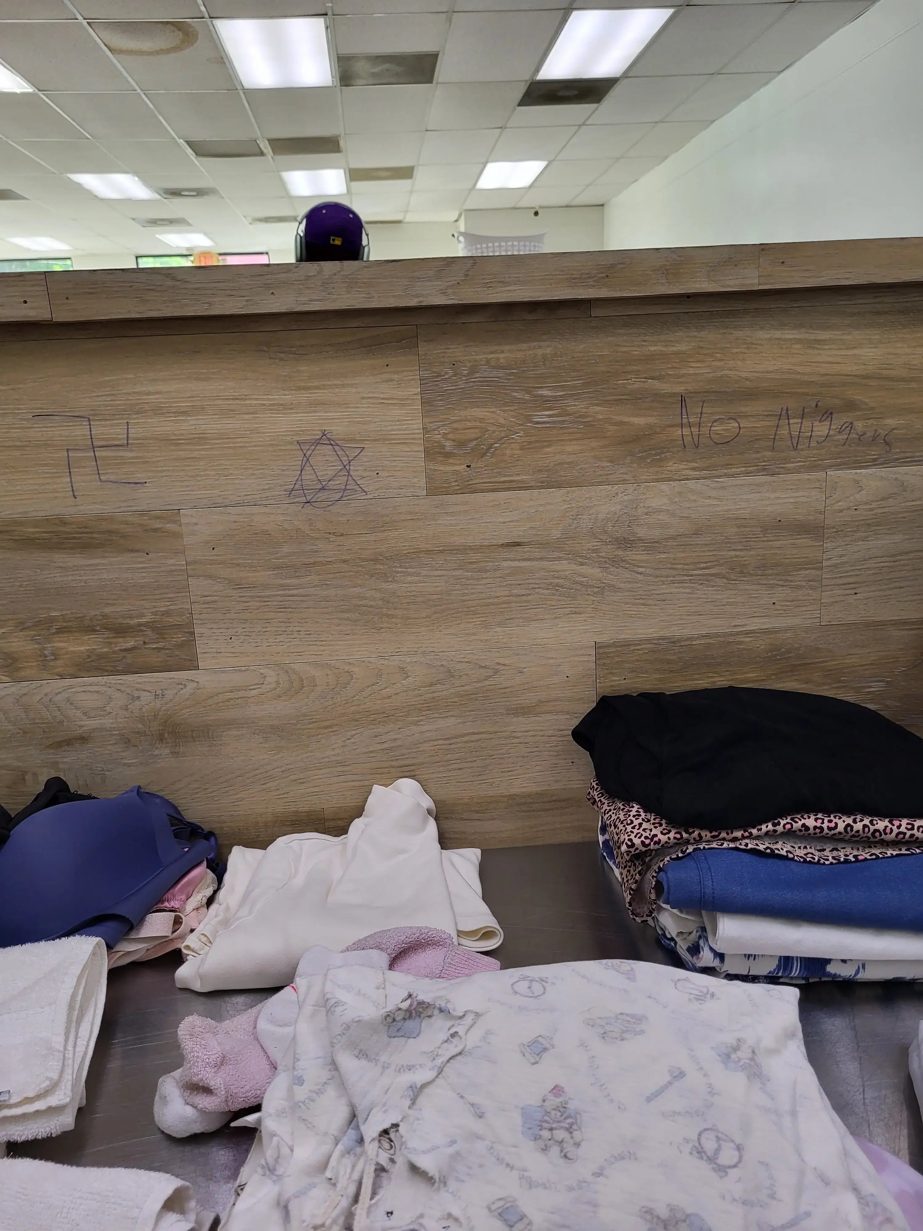 Club Laundromat - Image 8