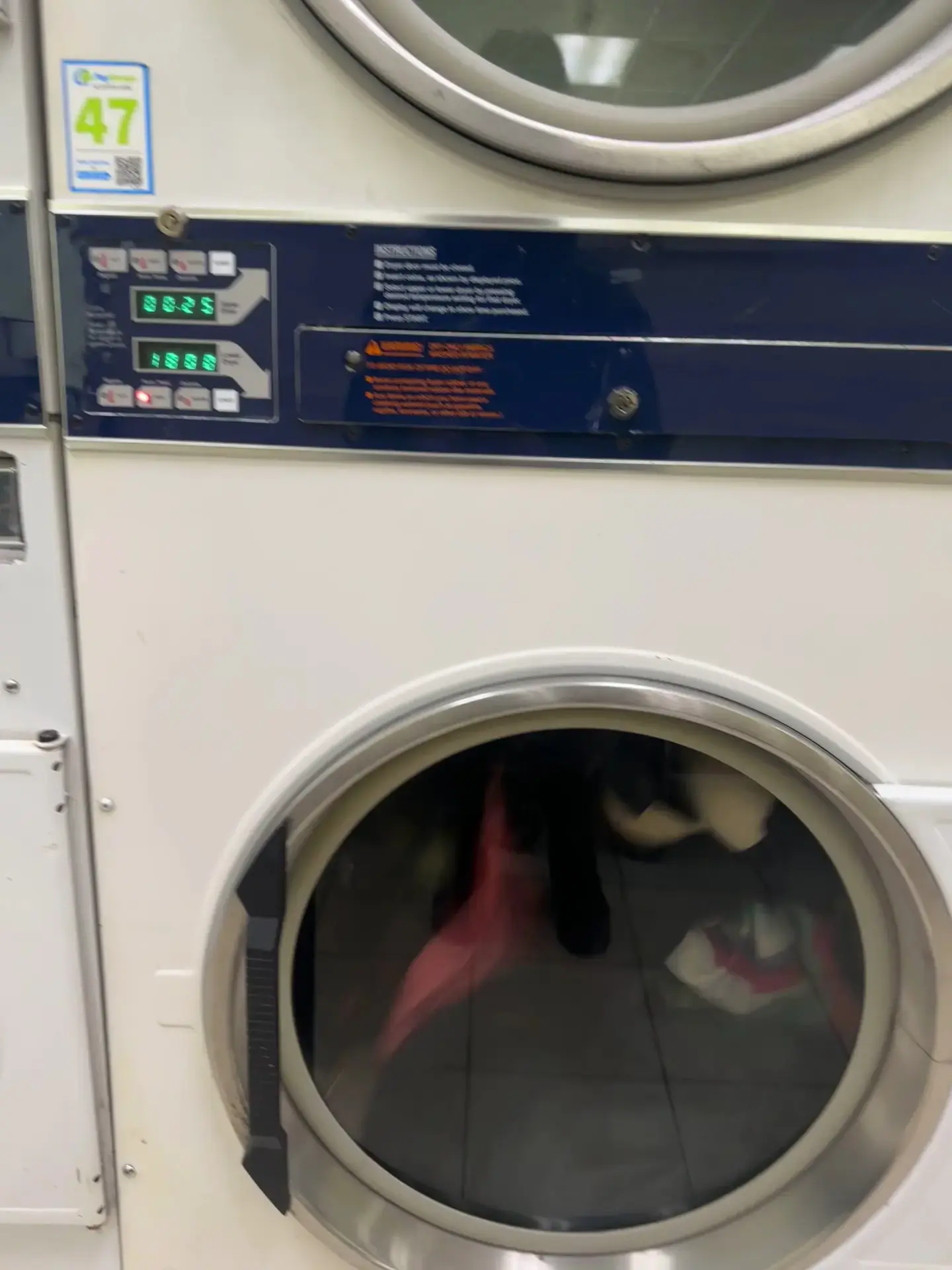 Club Laundromat - Image 14