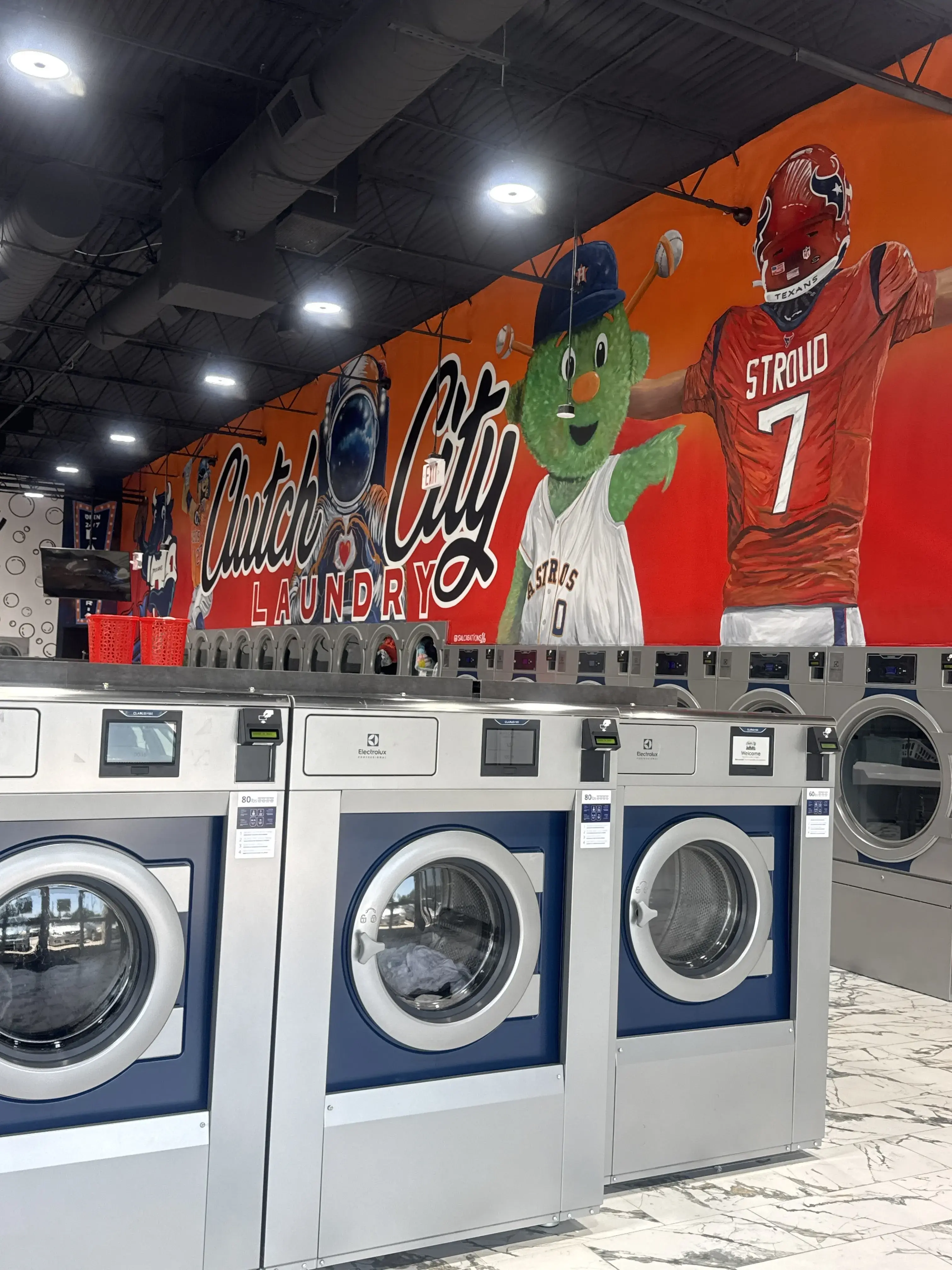 Clutch City Laundry - Hillcroft - Image 10