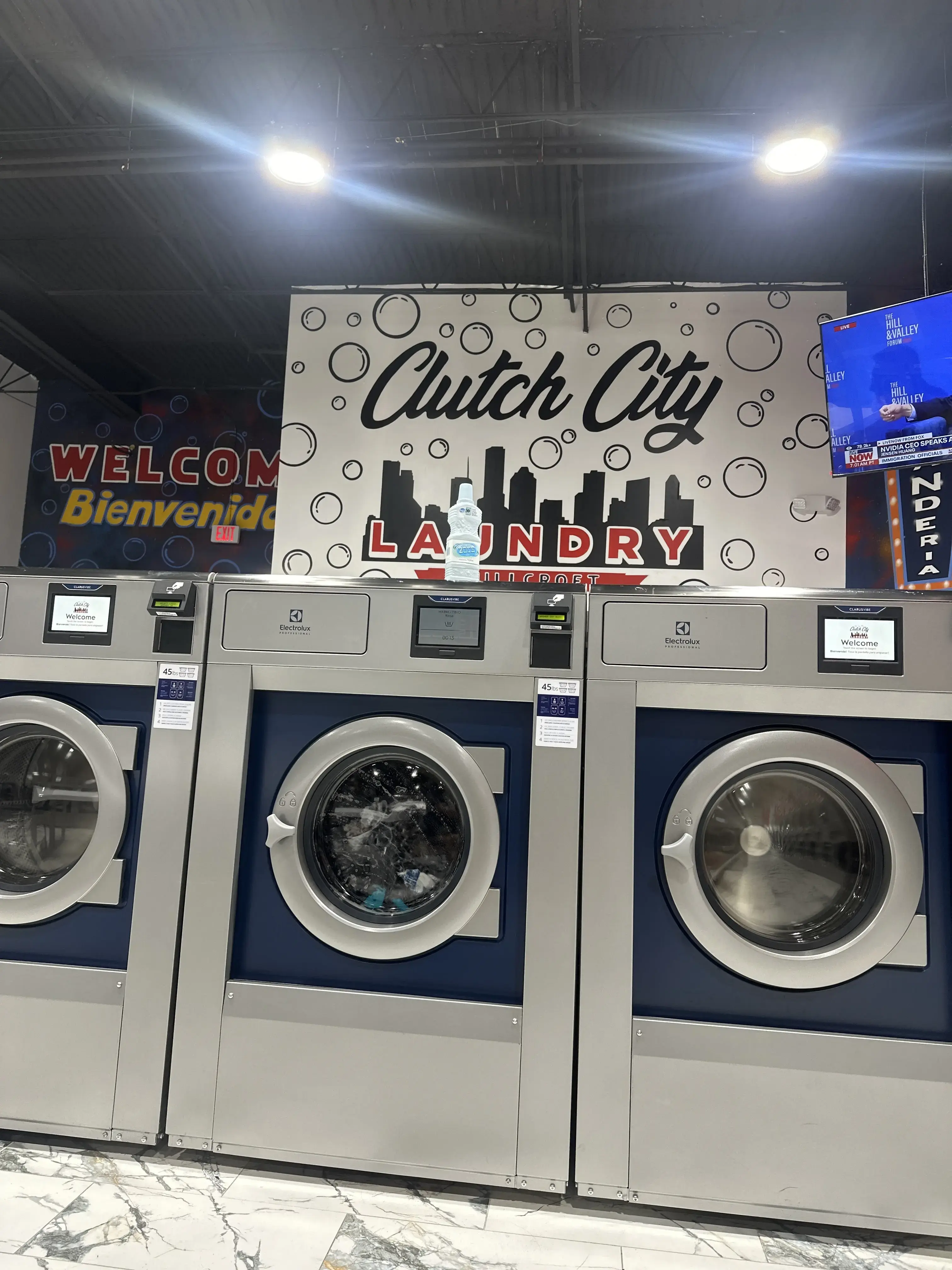 Clutch City Laundry - Hillcroft thumbnail 8