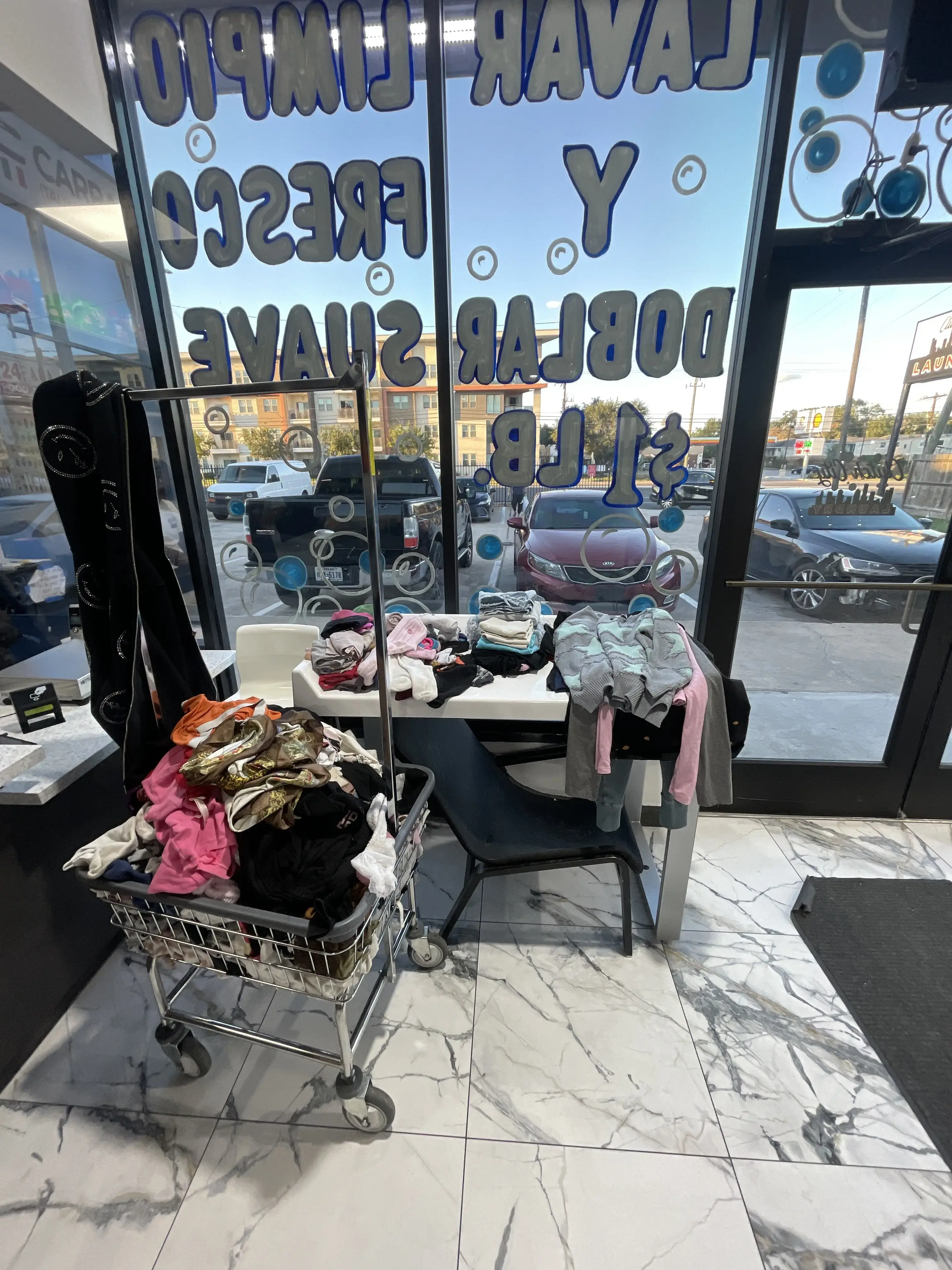 Clutch City Laundry - Westheimer Rd thumbnail 16