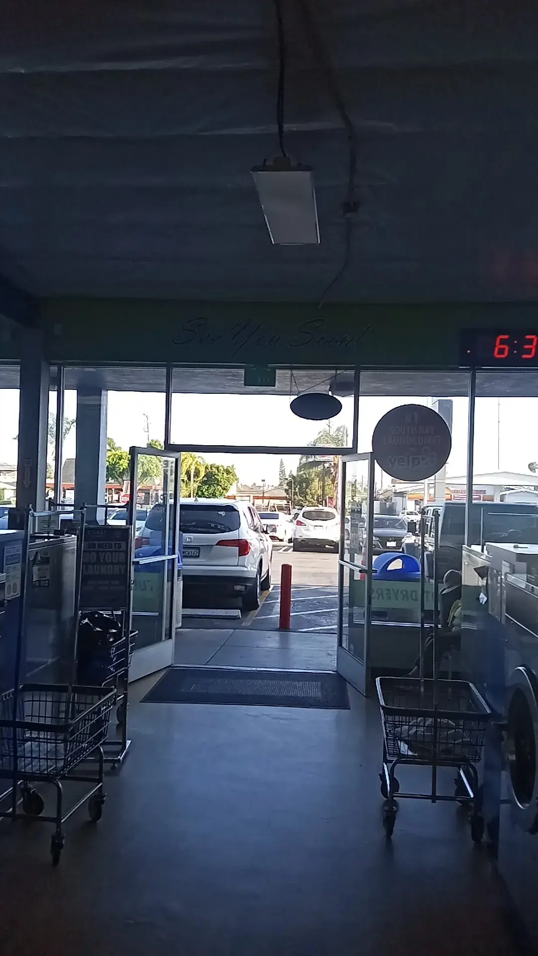 Coast Laundry - Free Ozone - Laundromat - Image 19