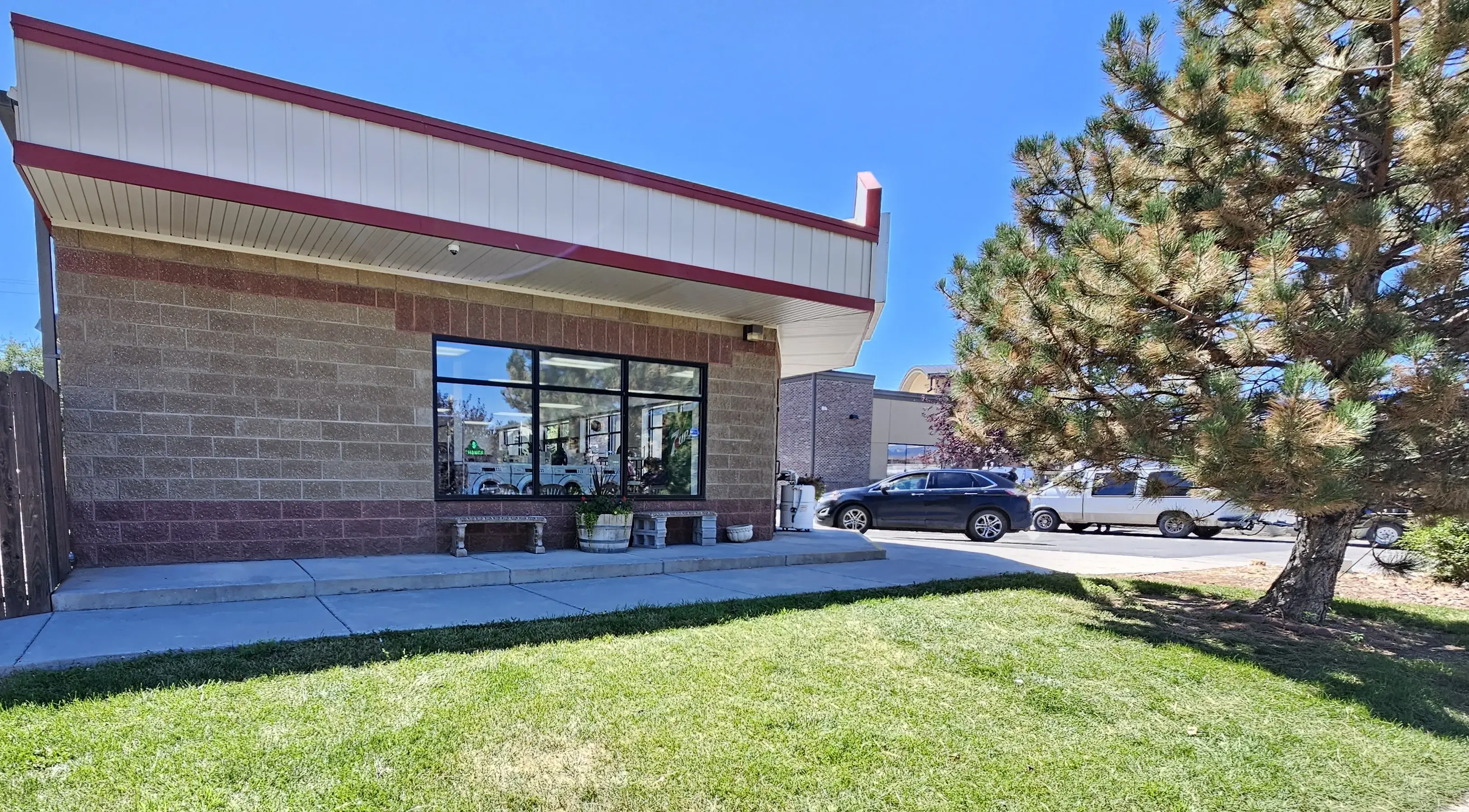 Cody's Laundromat - Image 2
