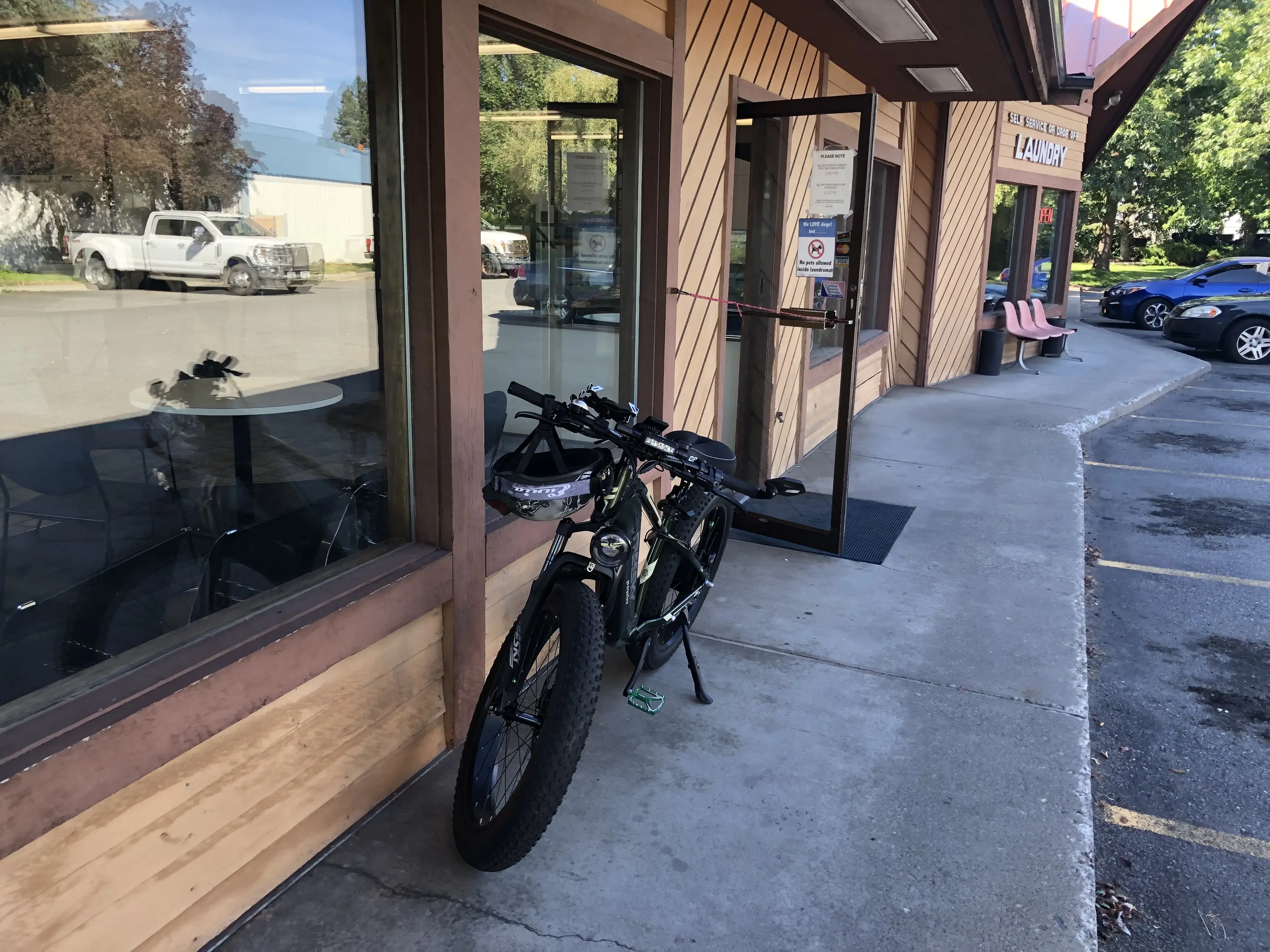 Coeur d'Alene Laundry & Drycleaning - Image 5