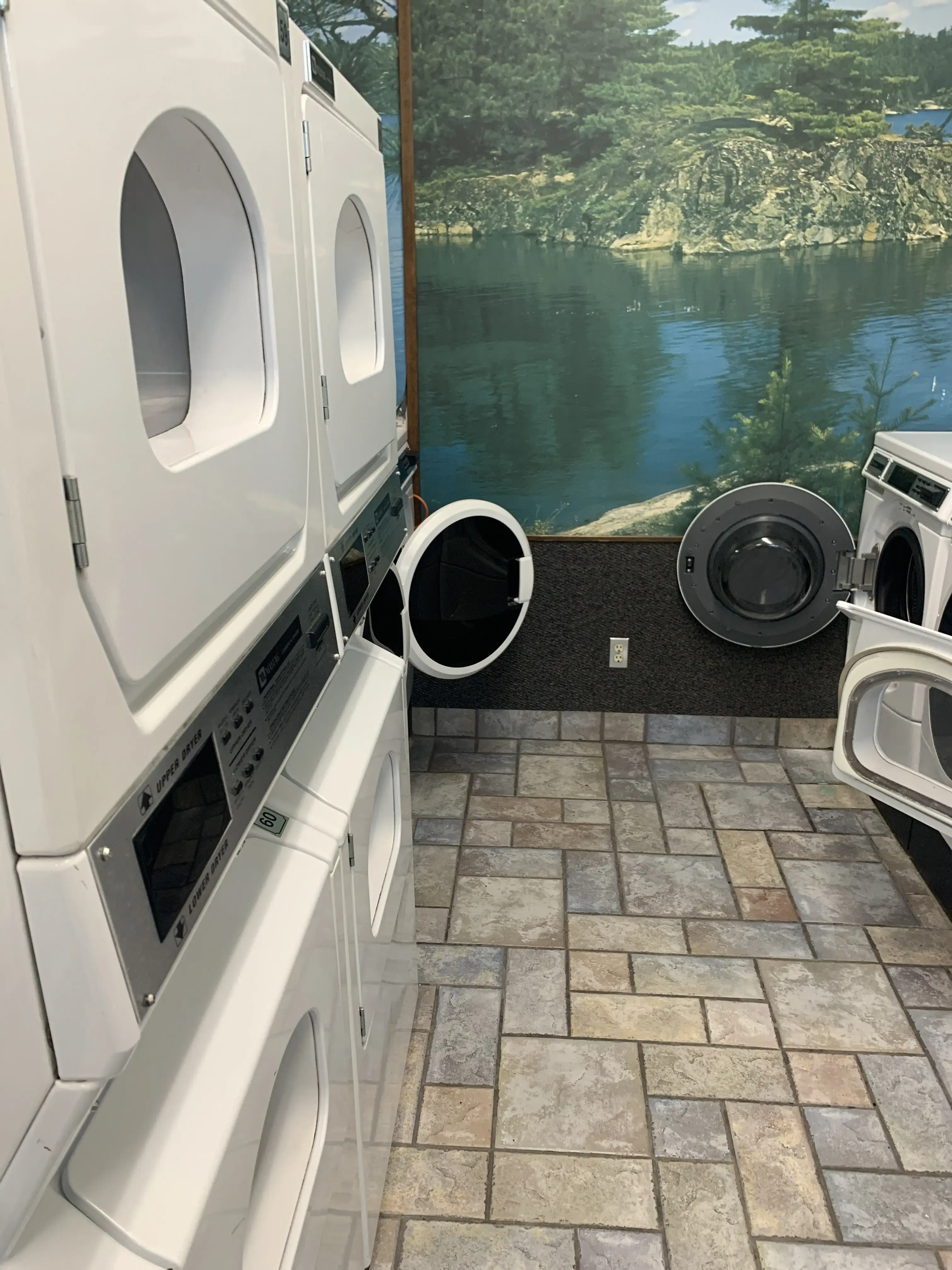 Coeur d'Alene Laundry & Drycleaning thumbnail 9