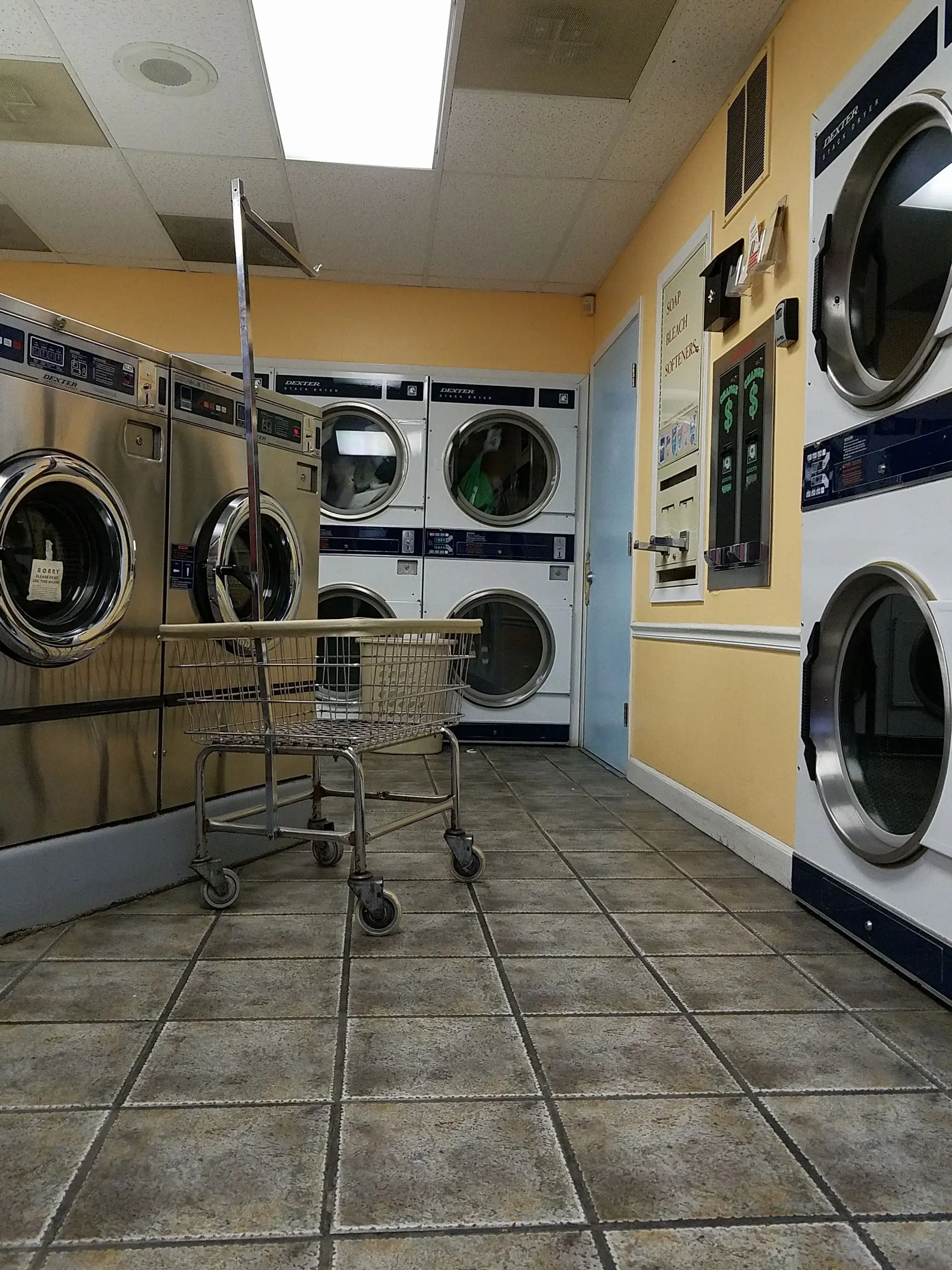 Coin Kleen Laundromat 2 thumbnail 5
