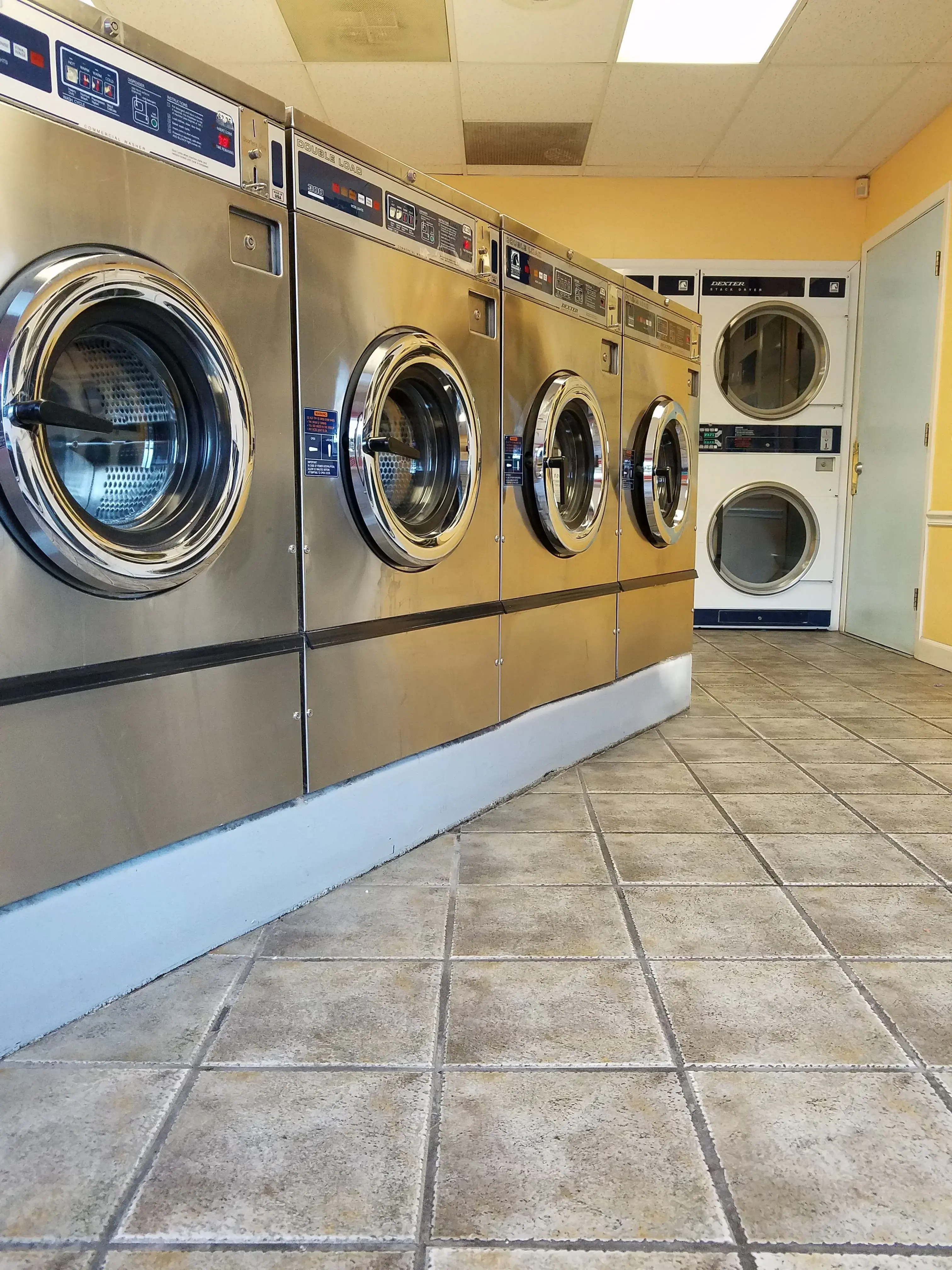 Coin Kleen Laundromat 2 - Image 3