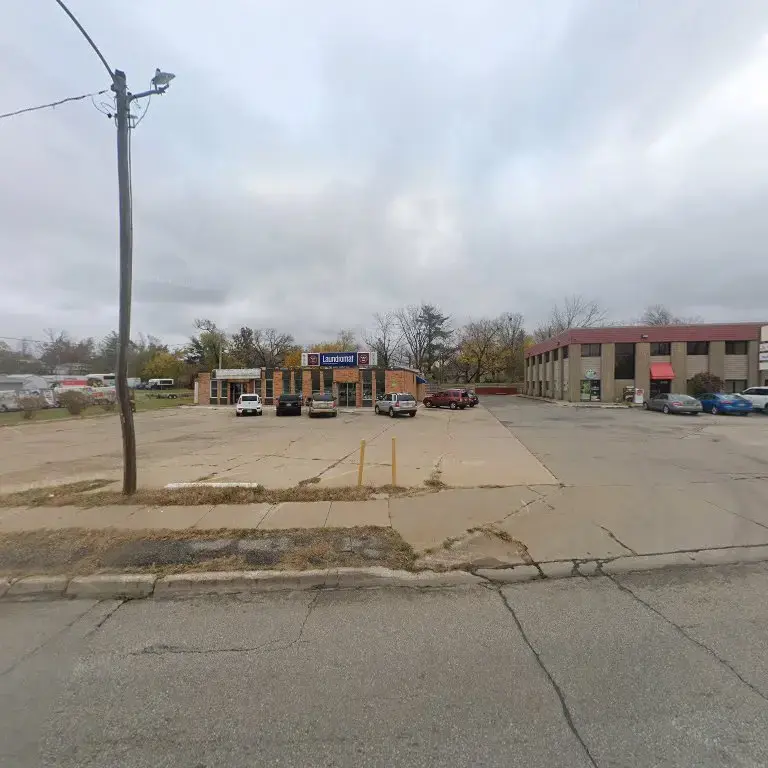 Coin Kleen Laundromat - Image 19