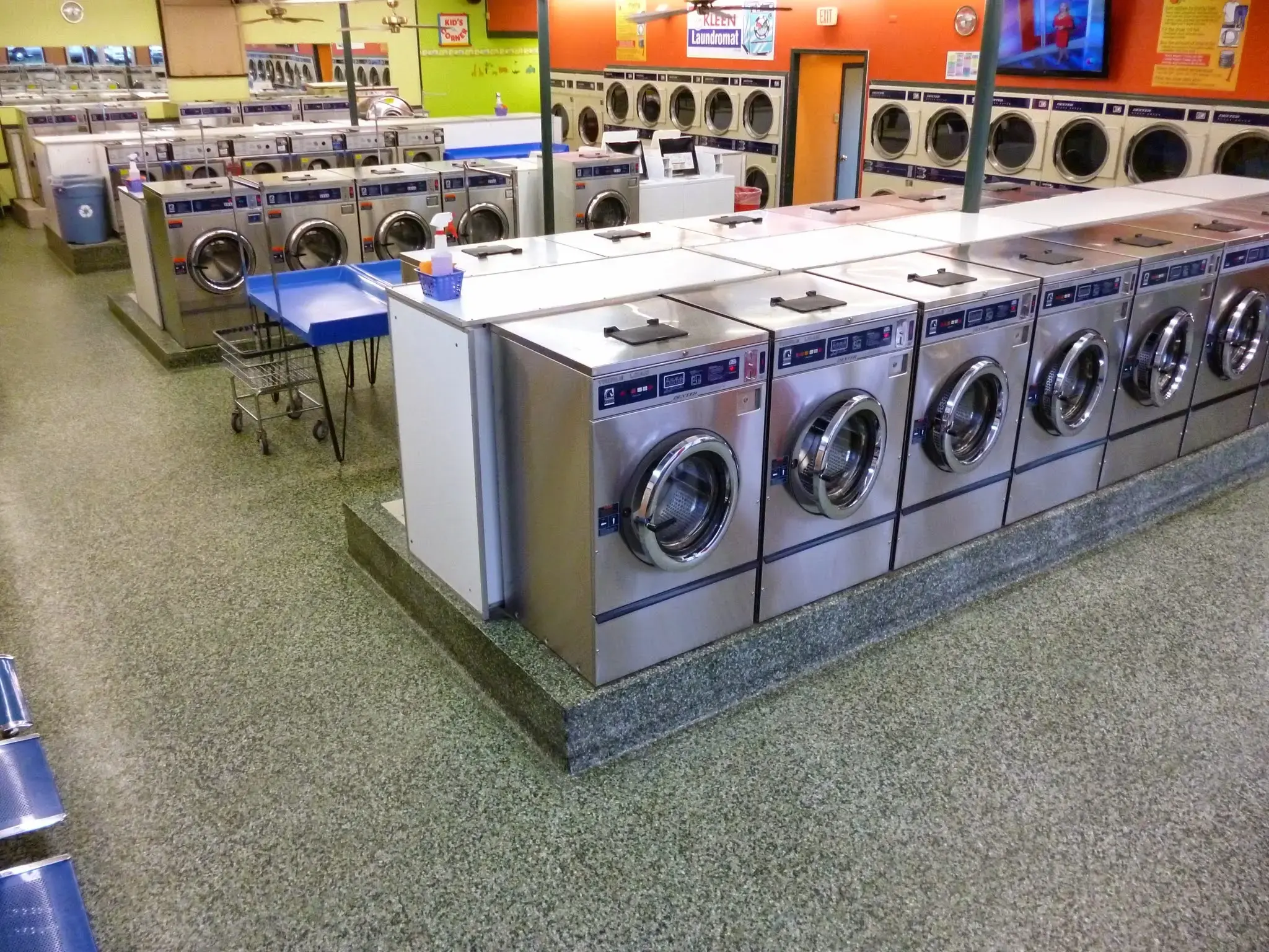 Coin Kleen Laundromat - Image 1