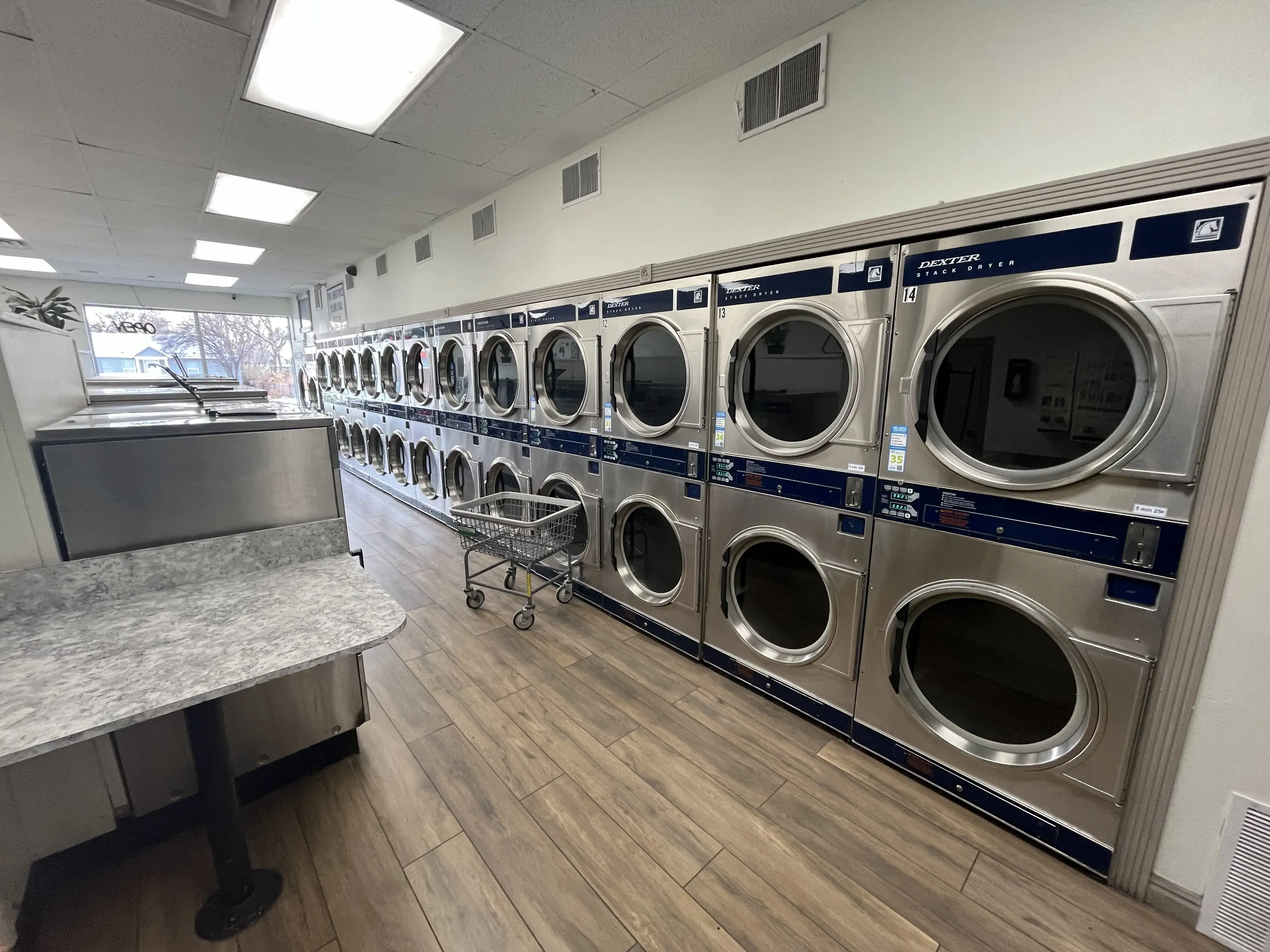 Coin Laundromat - Image 2