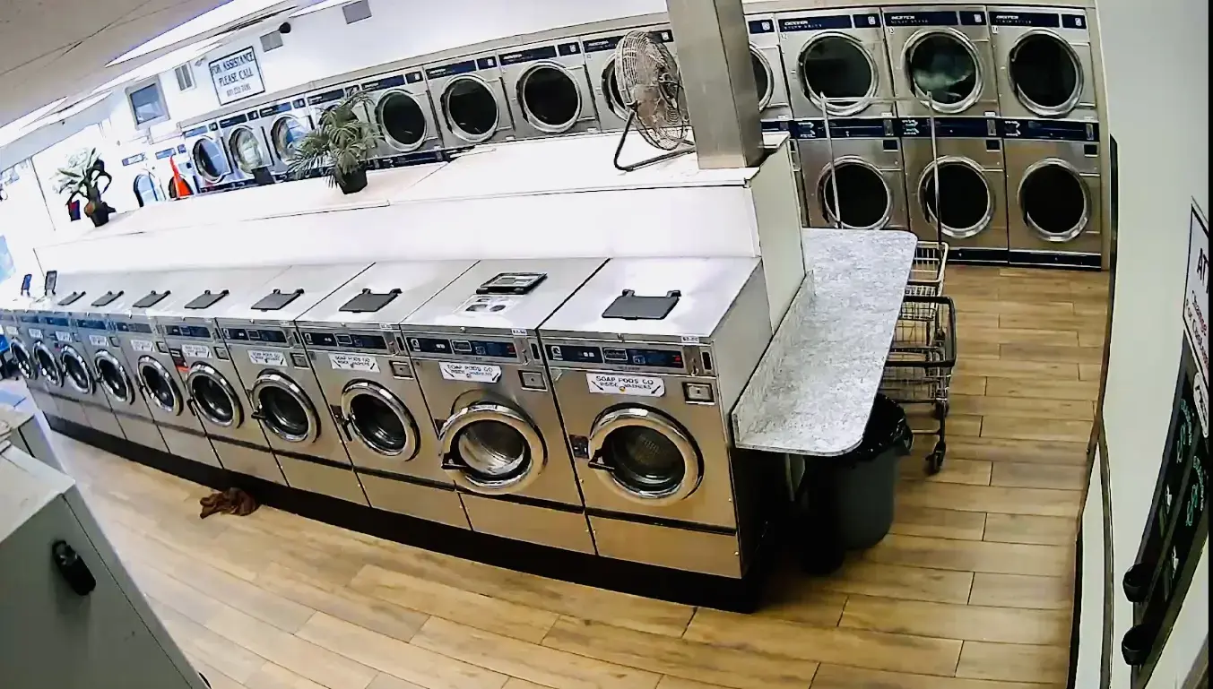 Coin Laundromat - Image 12