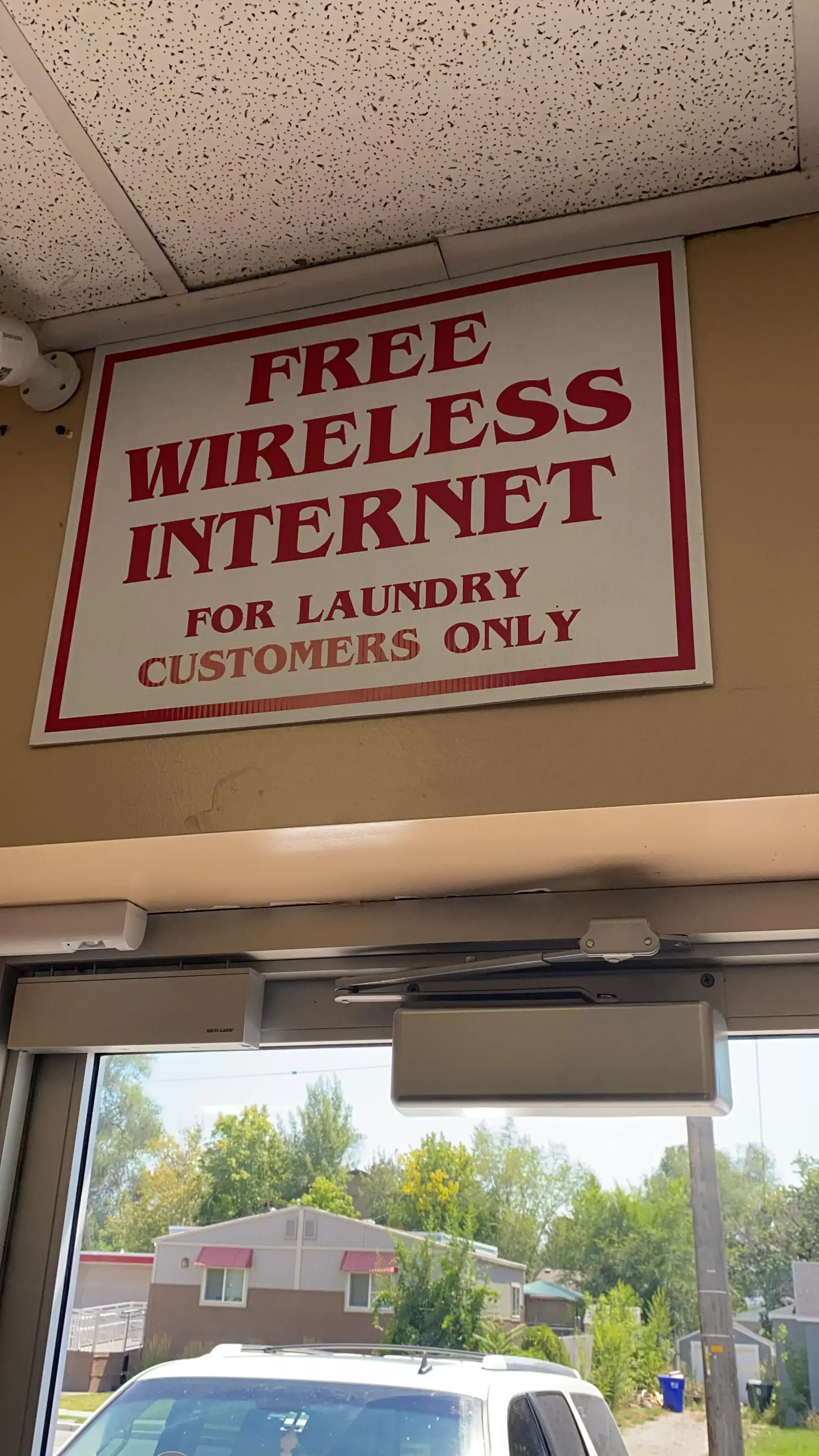 Coin Laundromat - Image 14
