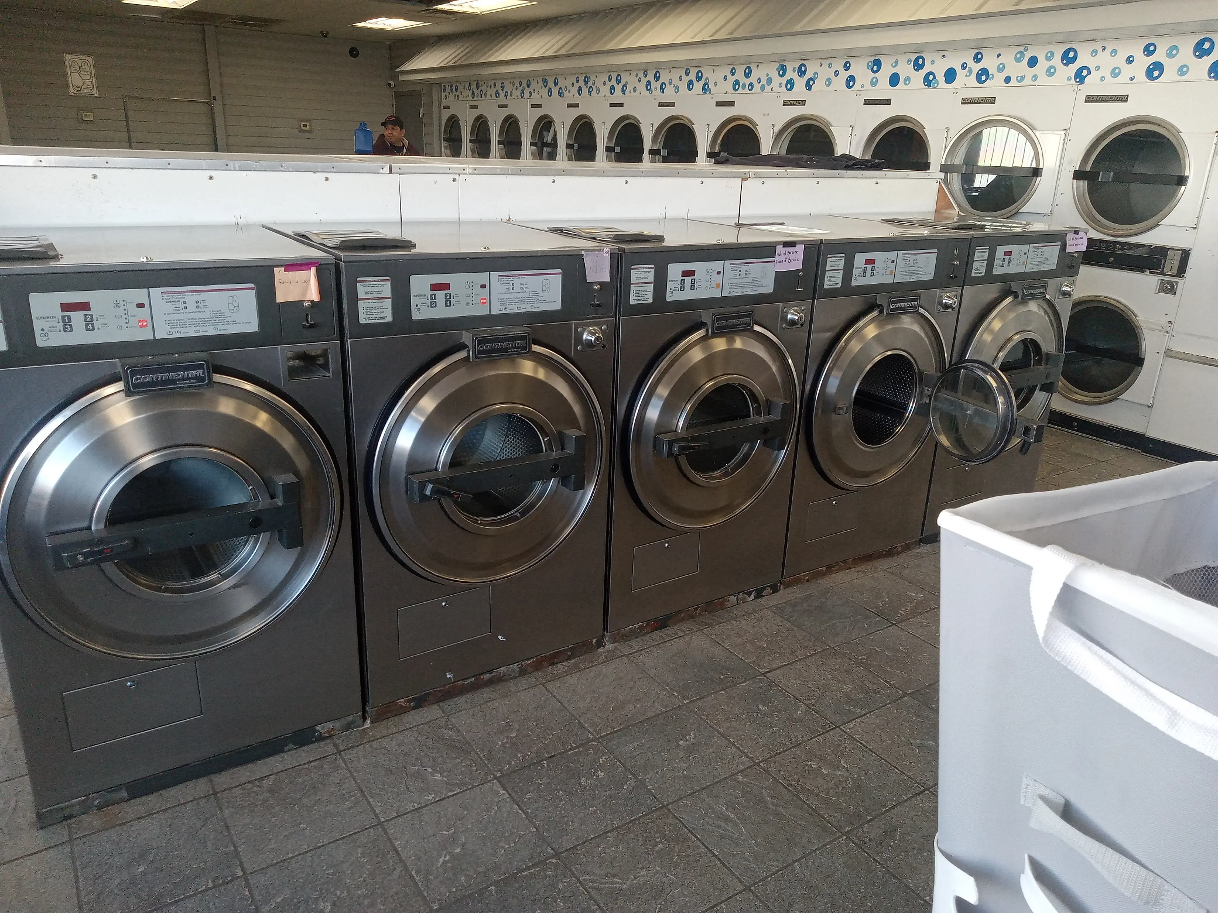 Coin Laundry - Image 1