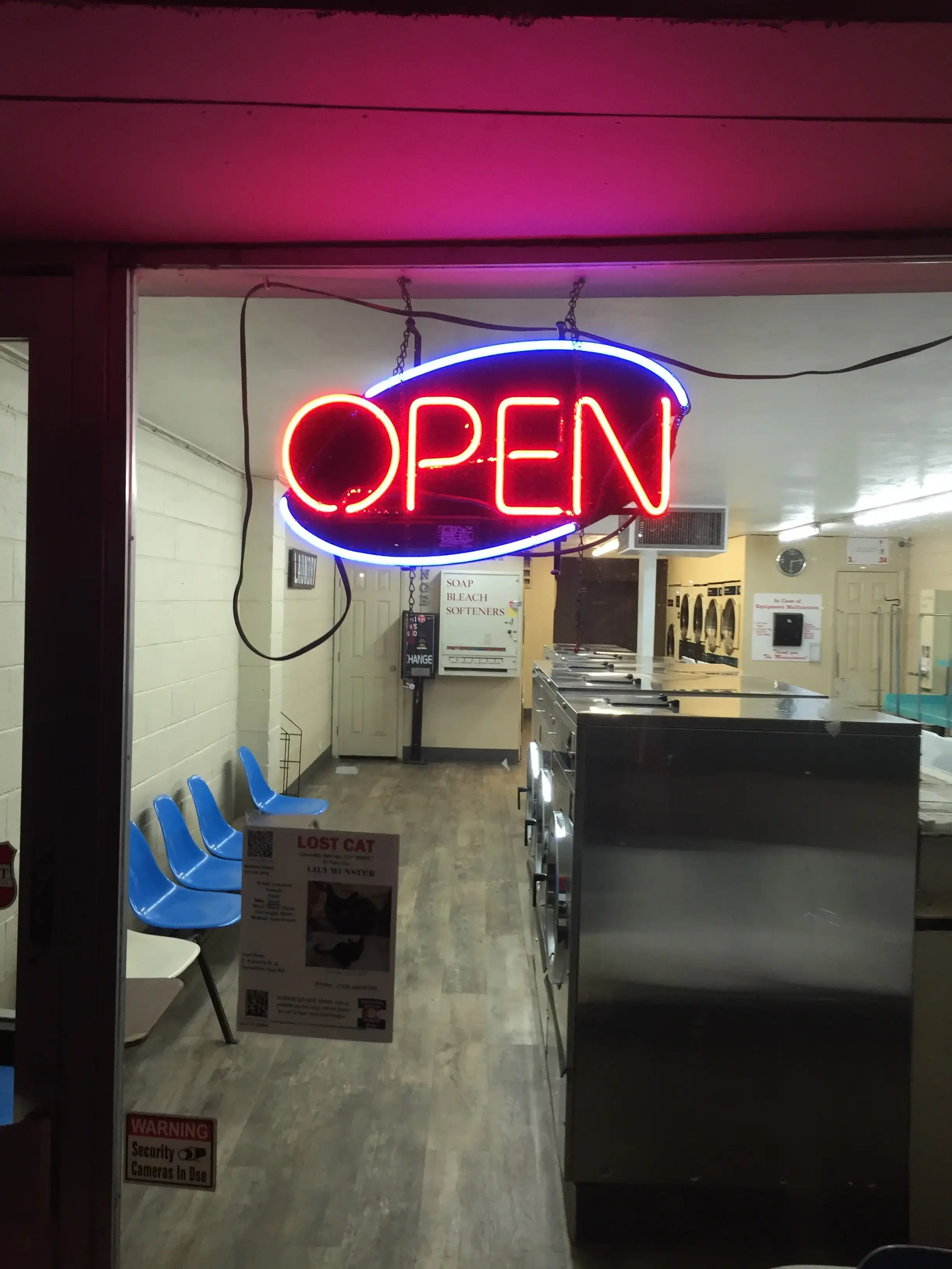 Coin Laundry - Image 9